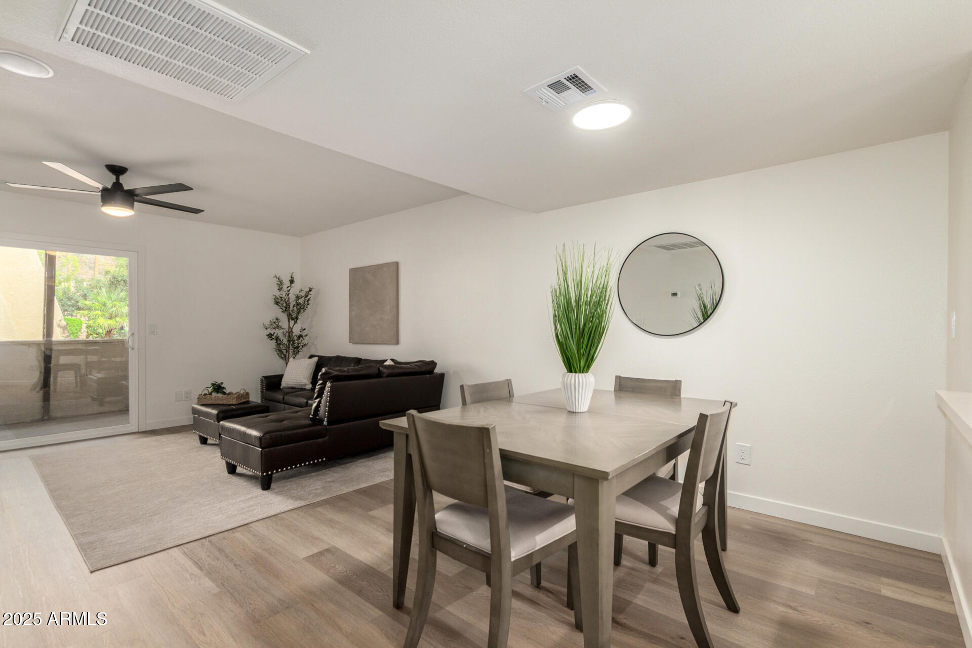 1601 W SUNNYSIDE Drive 170