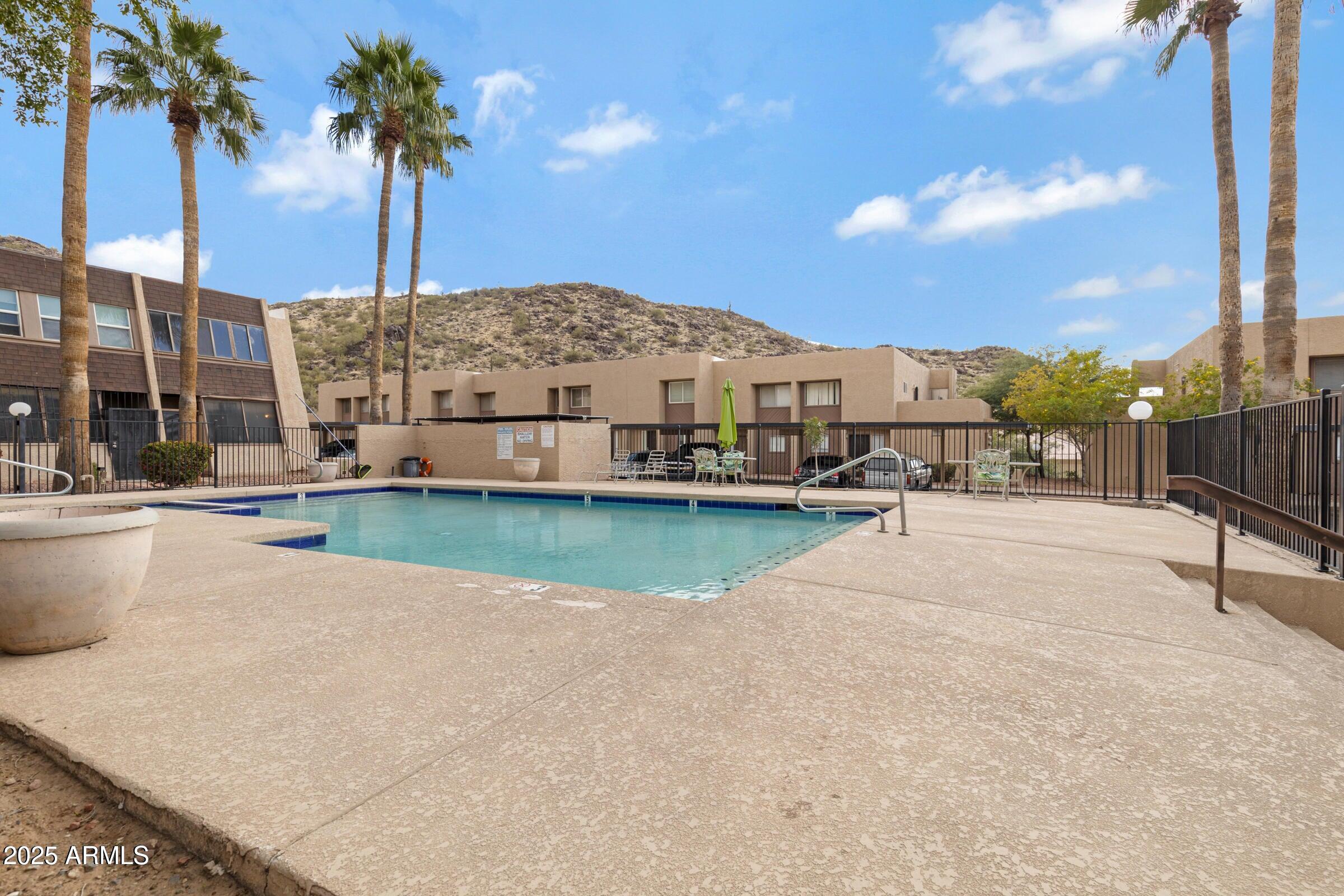 1601 W SUNNYSIDE Drive 170