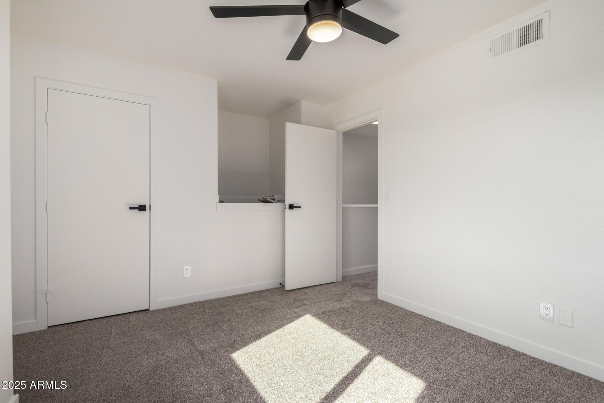1601 W SUNNYSIDE Drive 170