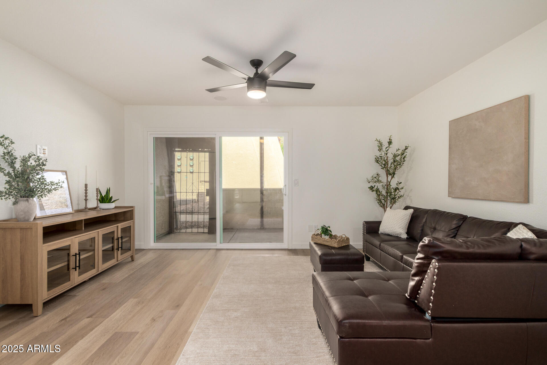1601 W SUNNYSIDE Drive 170