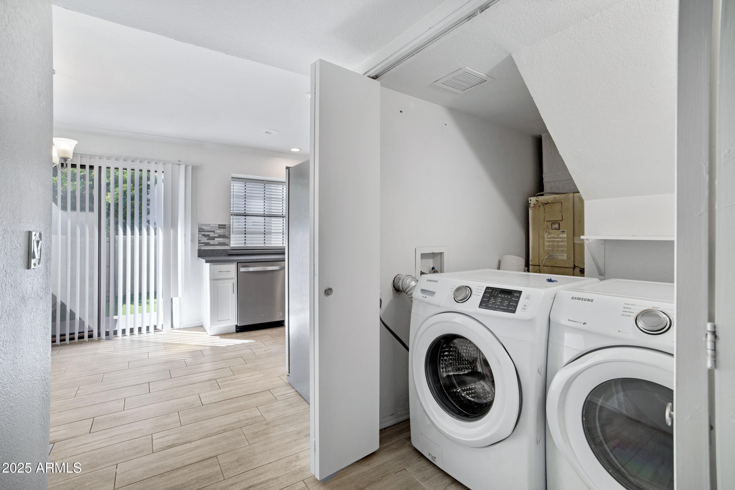 5704 E AIRE LIBRE Avenue, 1061