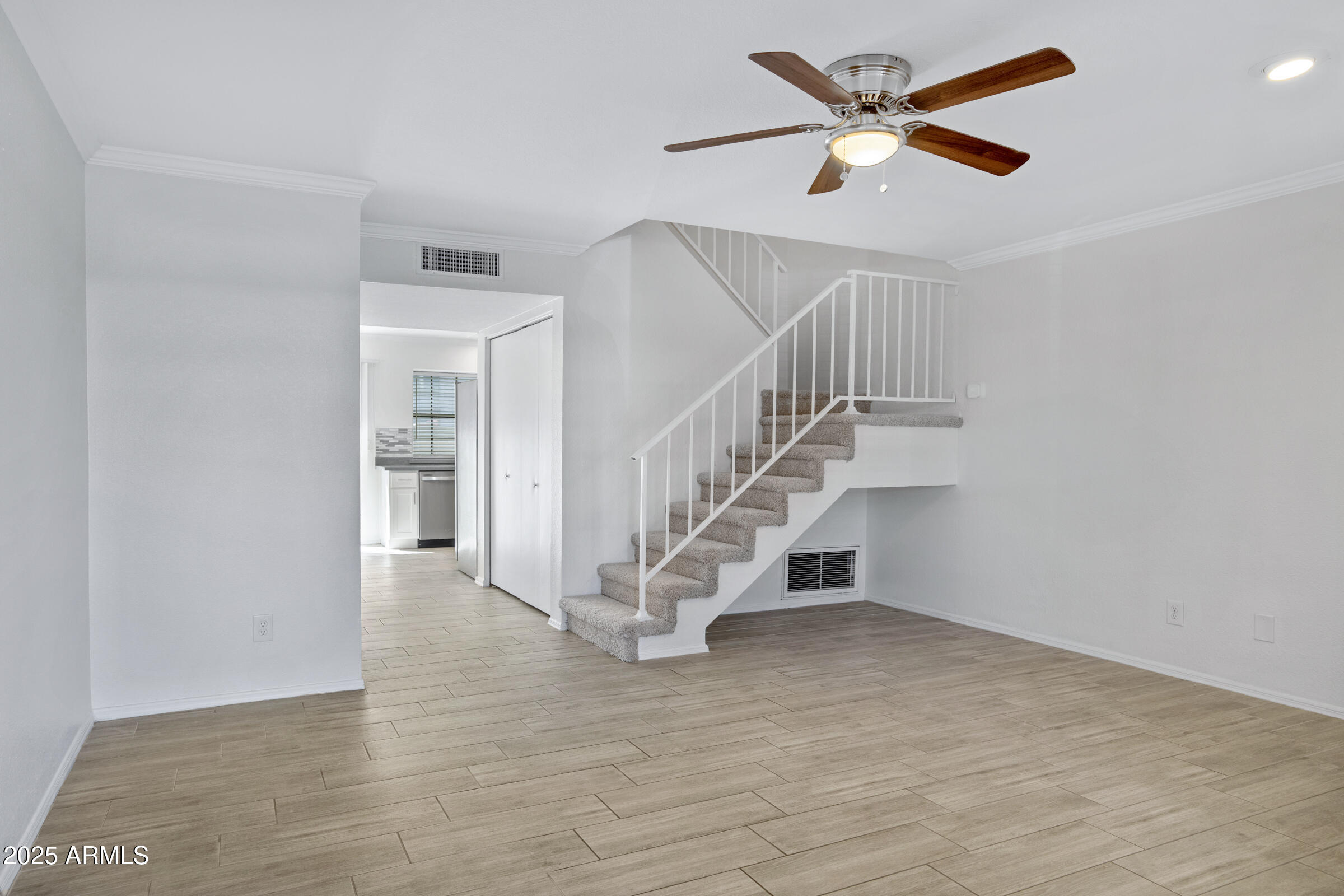 5704 E AIRE LIBRE Avenue, 1061