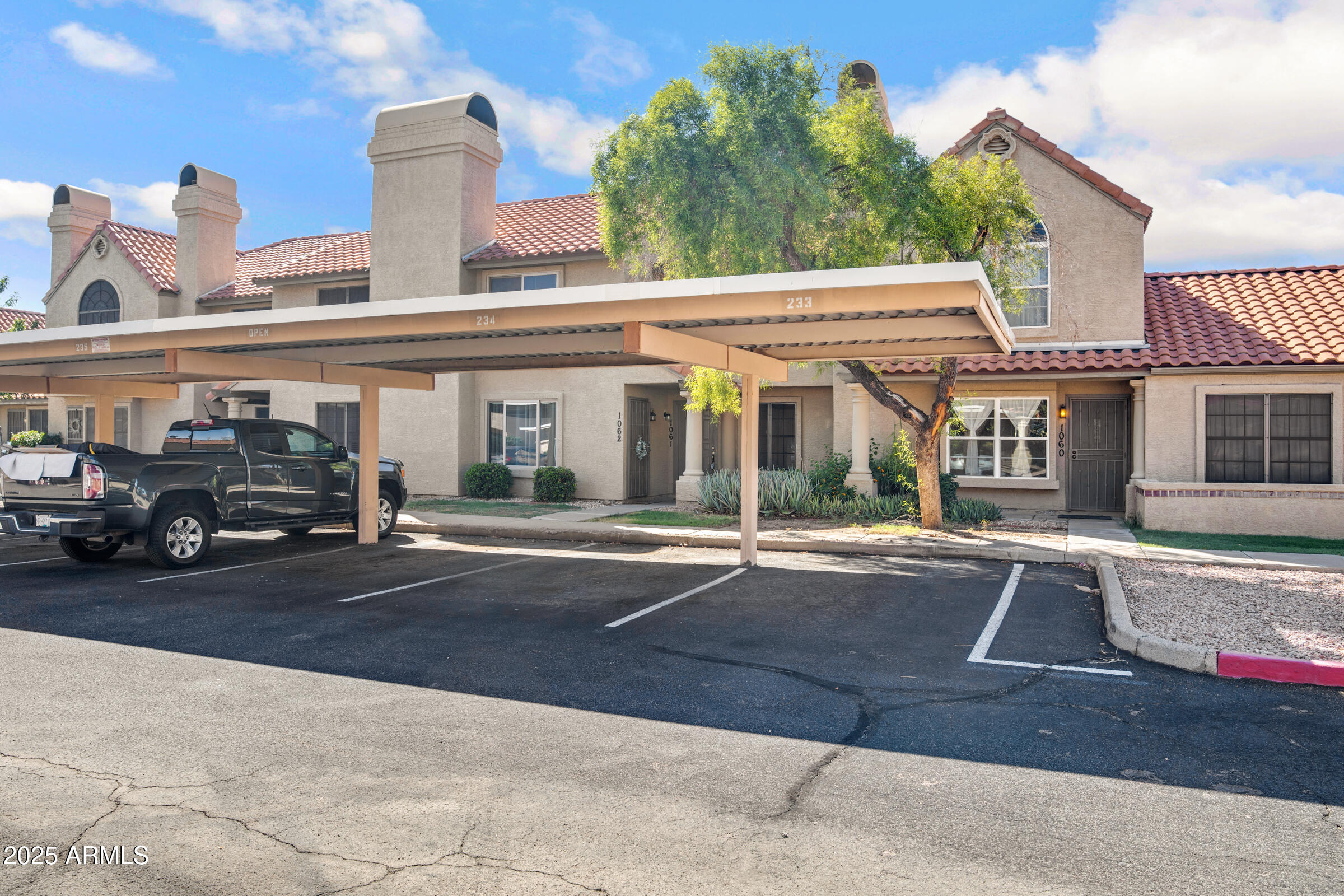 5704 E AIRE LIBRE Avenue, 1061
