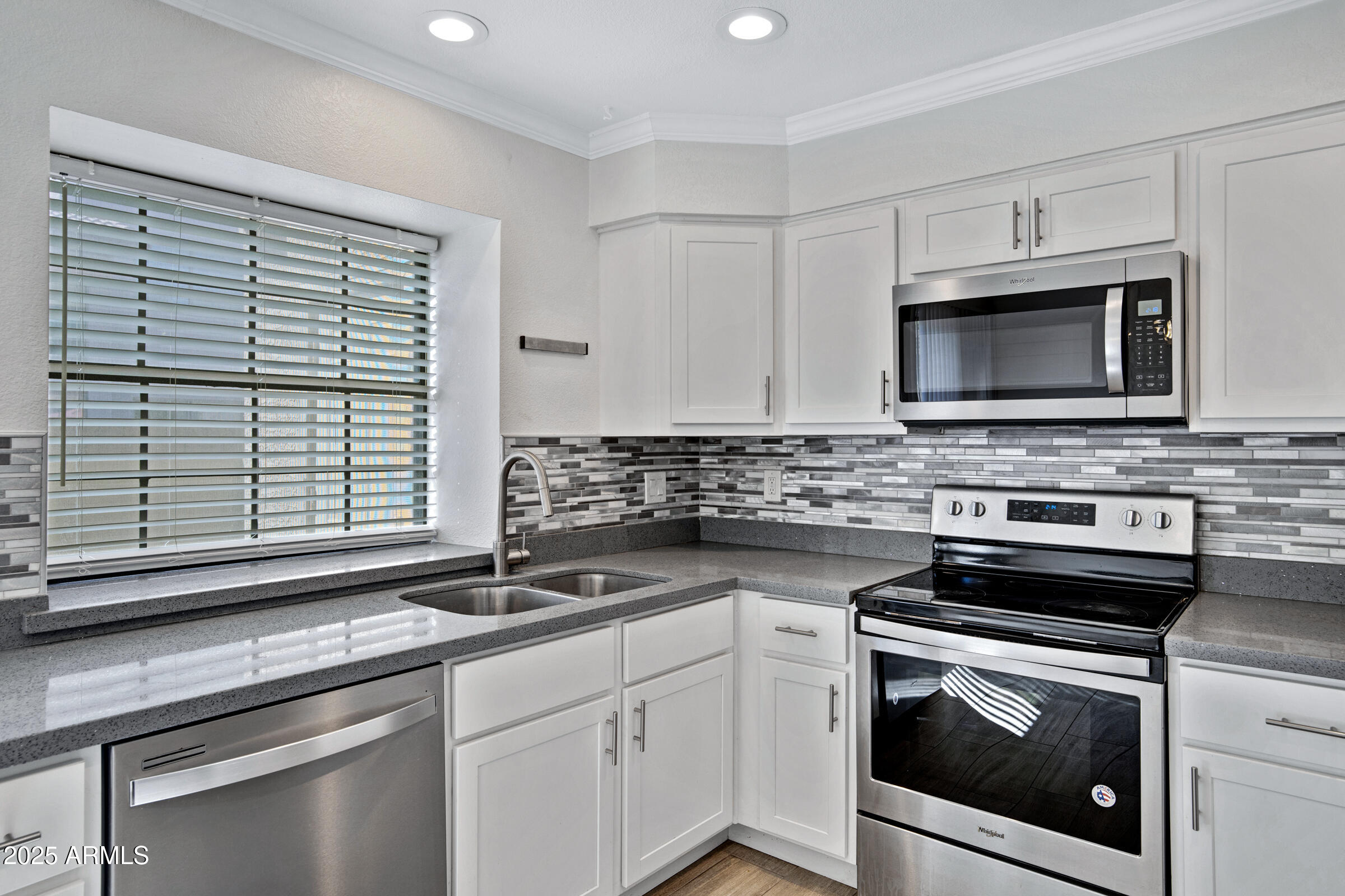 5704 E AIRE LIBRE Avenue, 1061