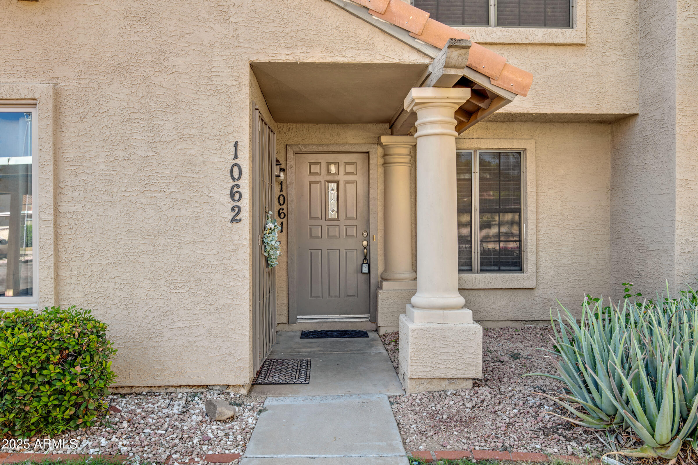 5704 E AIRE LIBRE Avenue, 1061