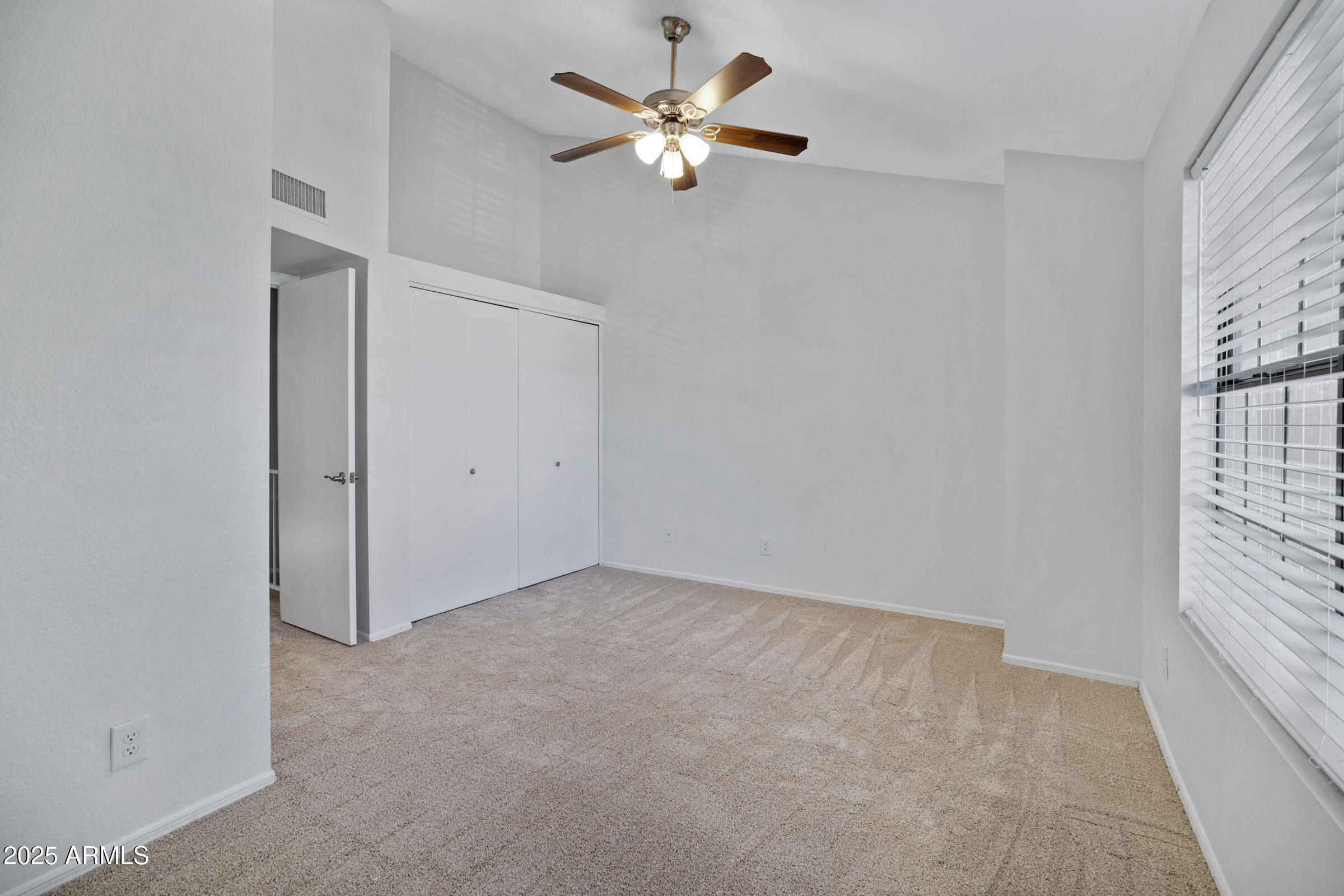 5704 E AIRE LIBRE Avenue, 1061