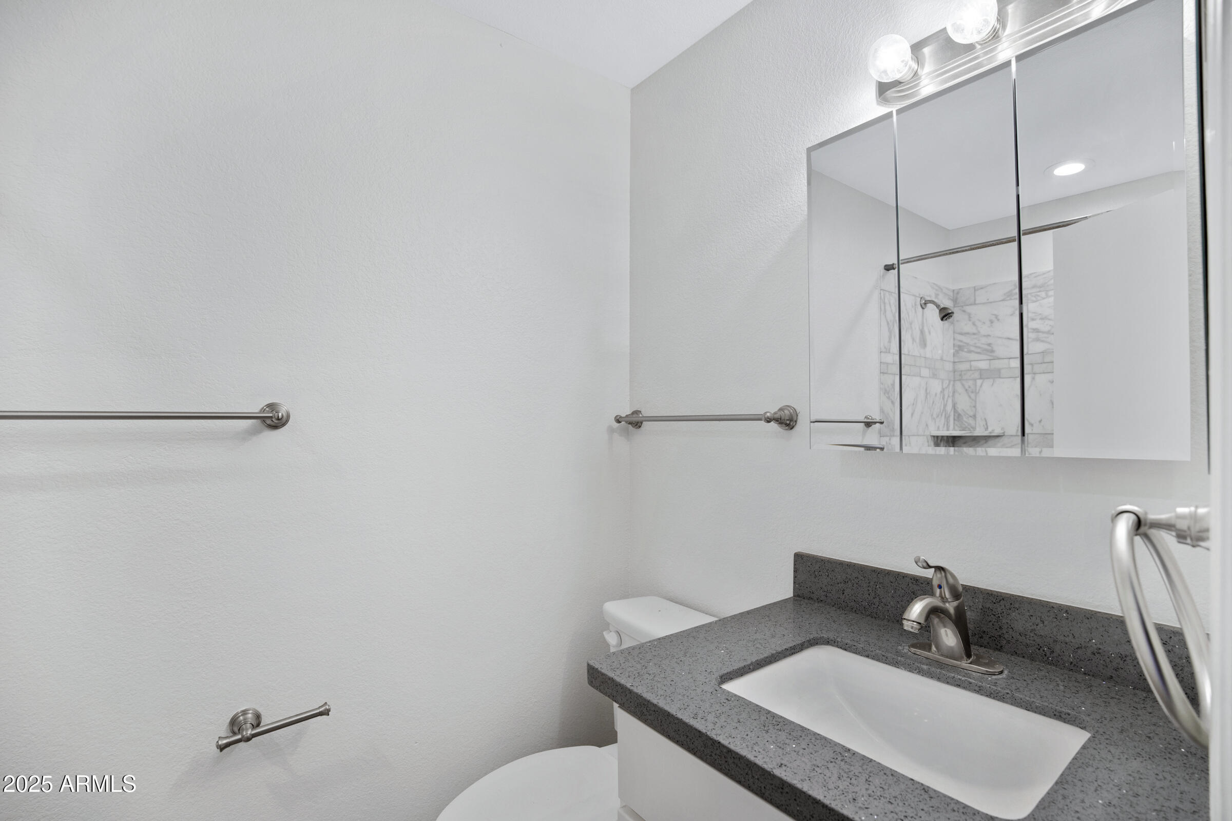 5704 E AIRE LIBRE Avenue, 1061