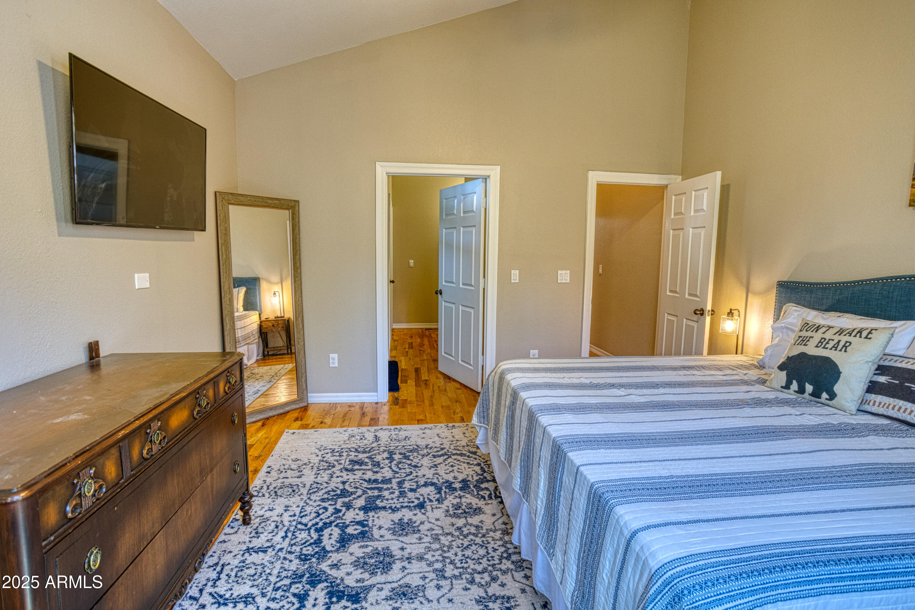 4701 S MANZANITA Way