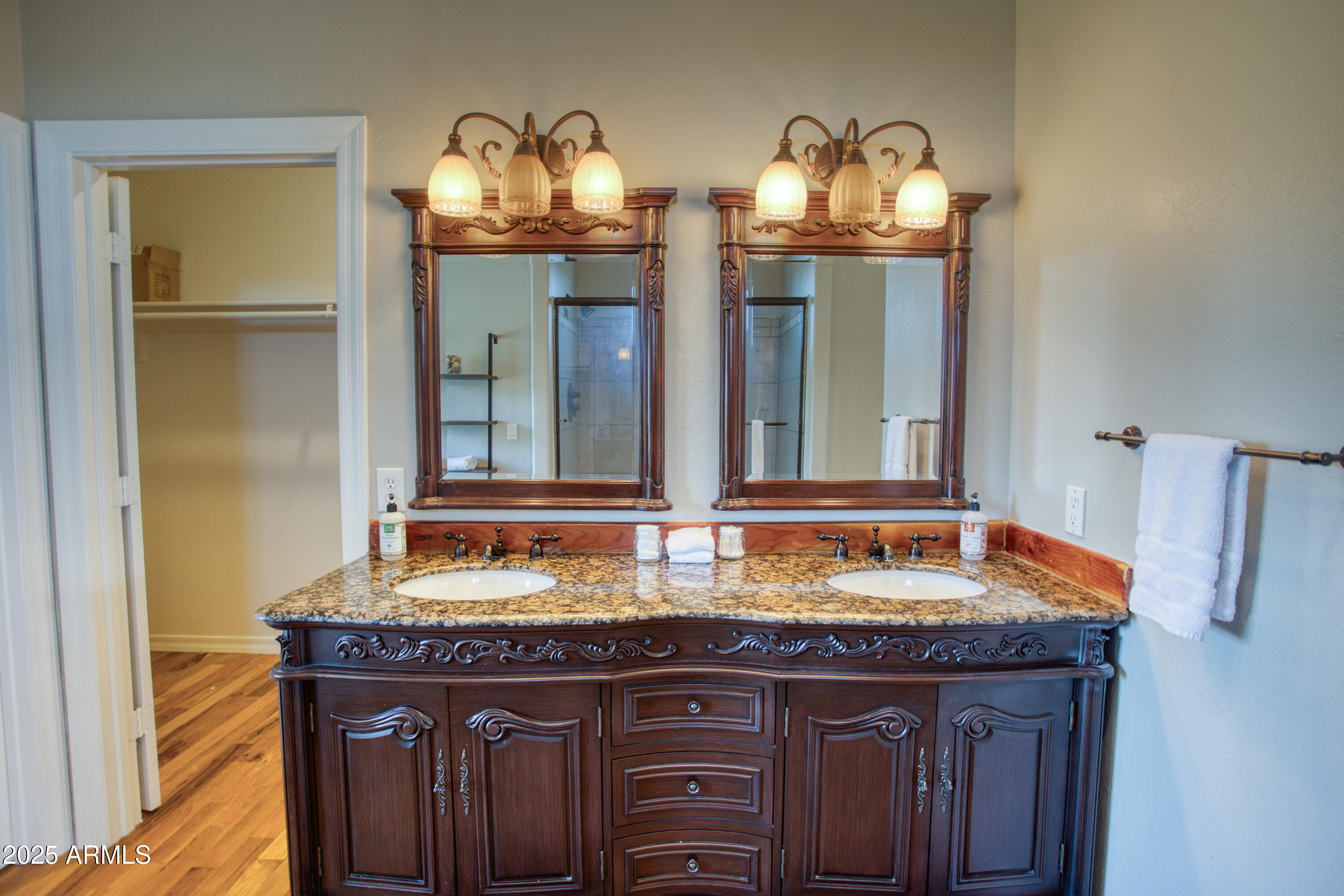 4701 S MANZANITA Way