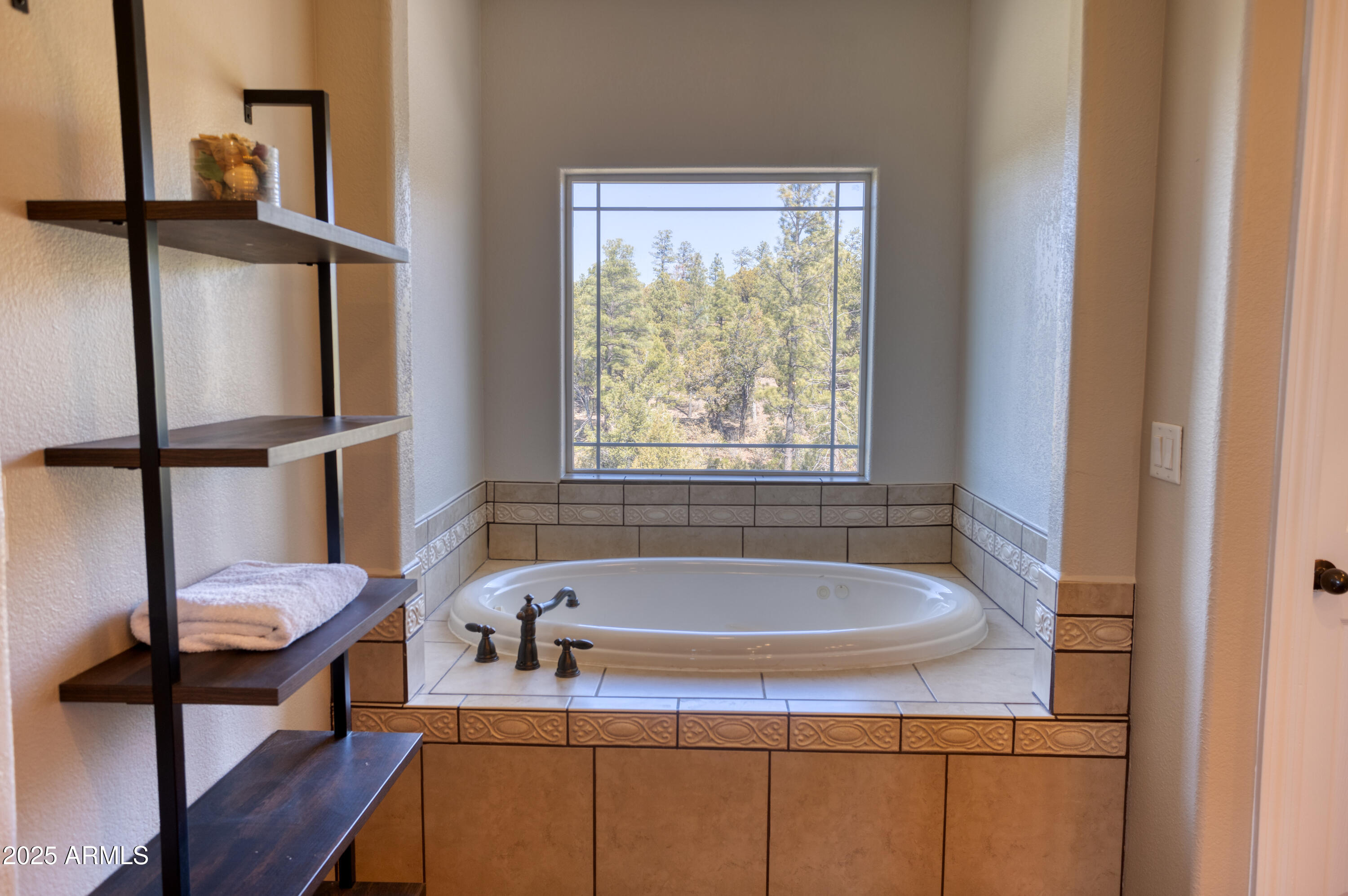 4701 S MANZANITA Way