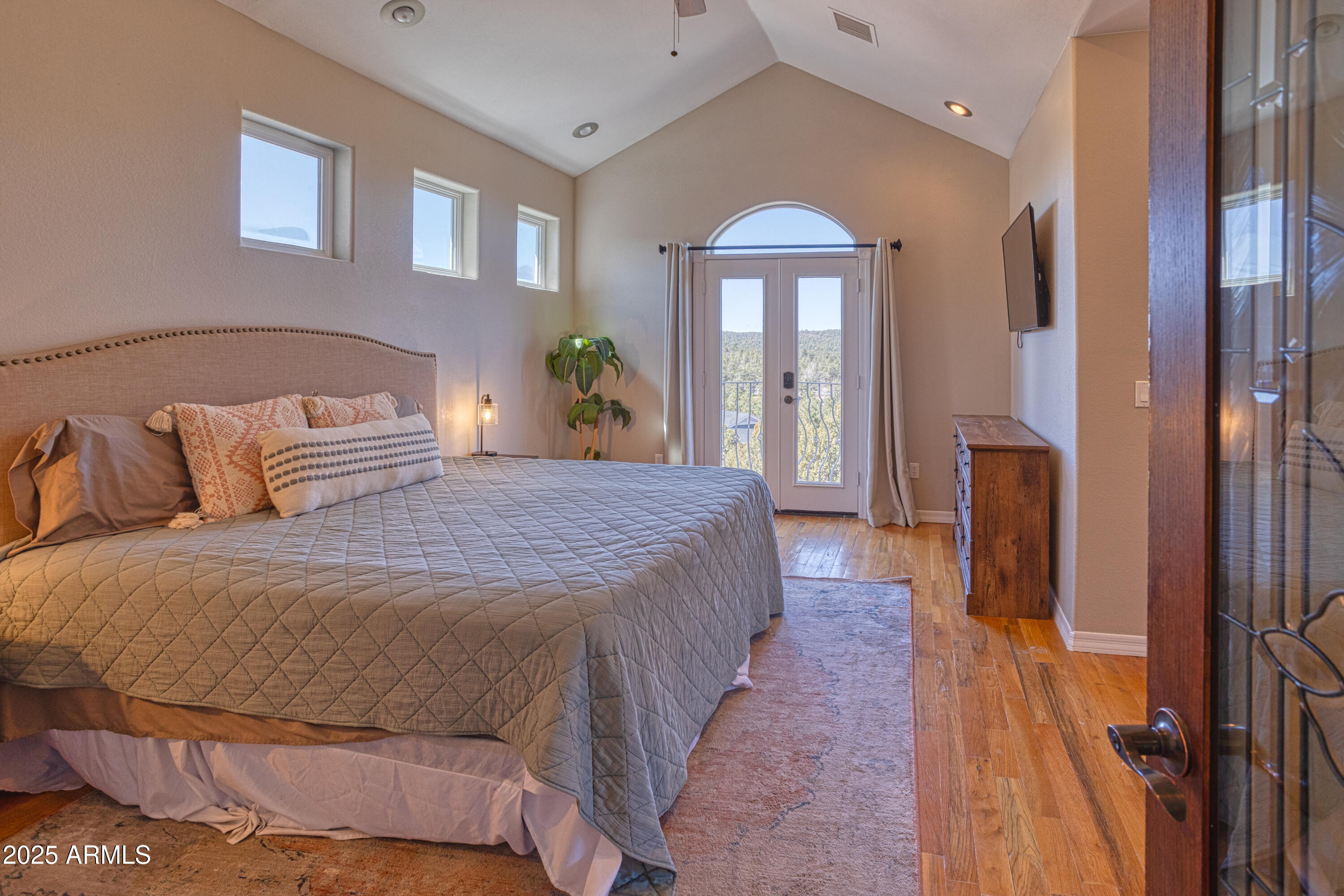 4701 S MANZANITA Way