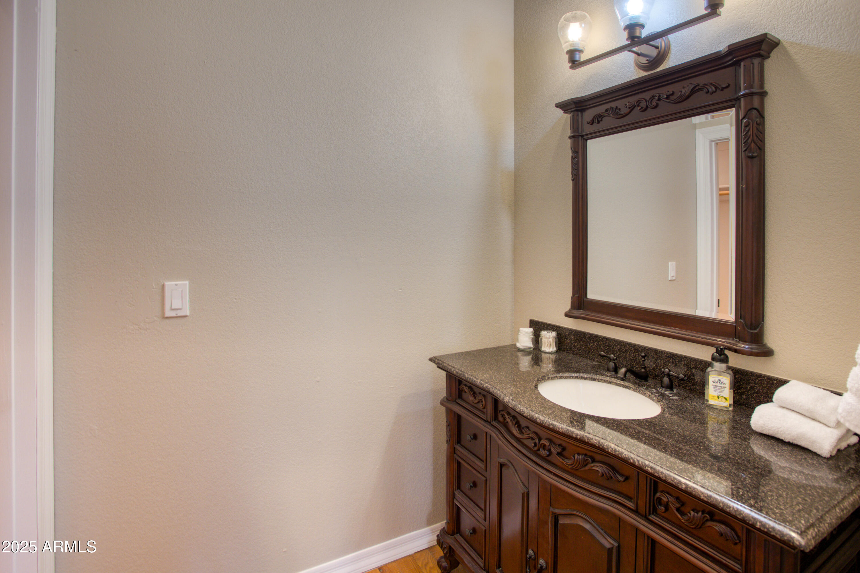 4701 S MANZANITA Way