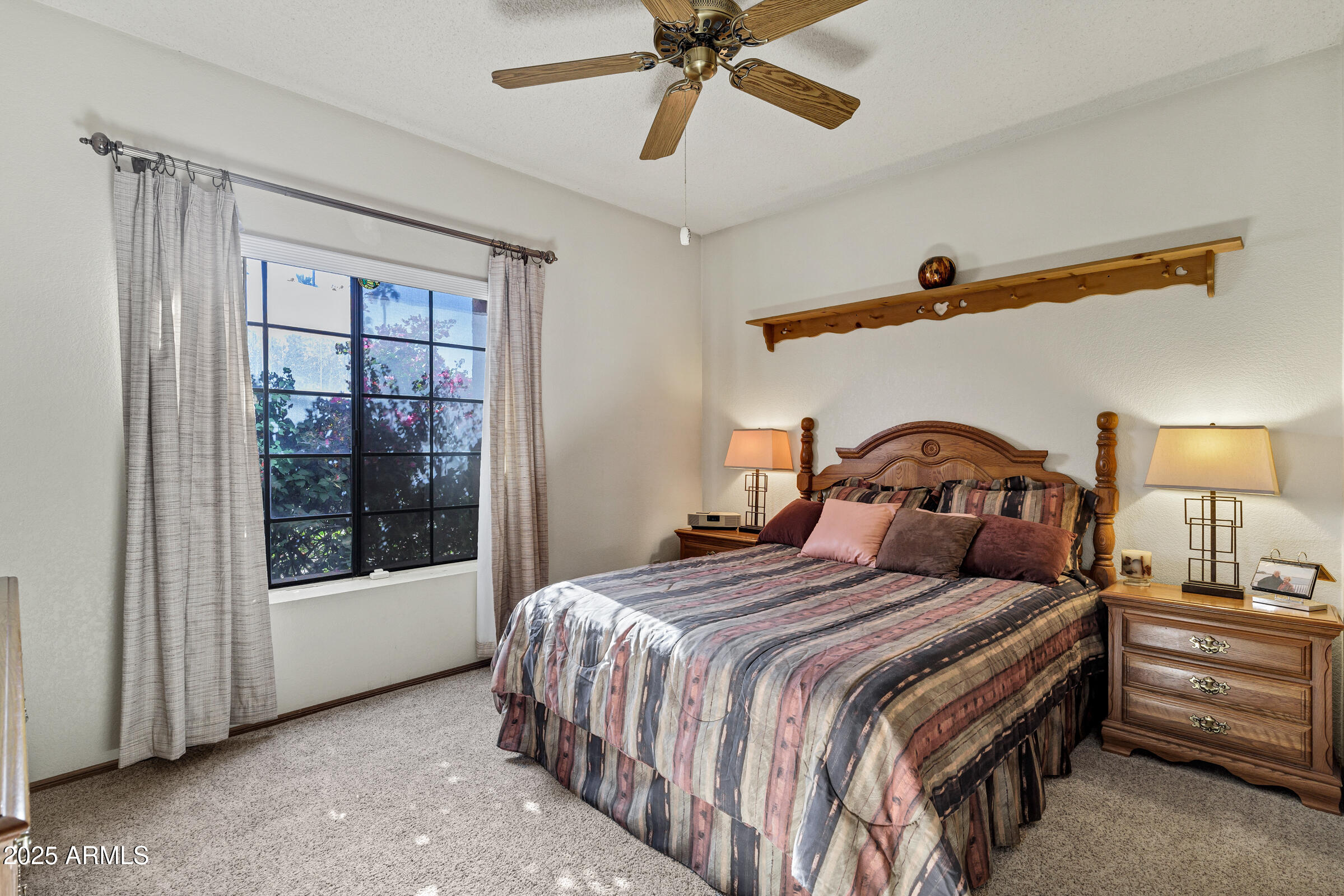 702 E AVENIDA SIERRA MADRE