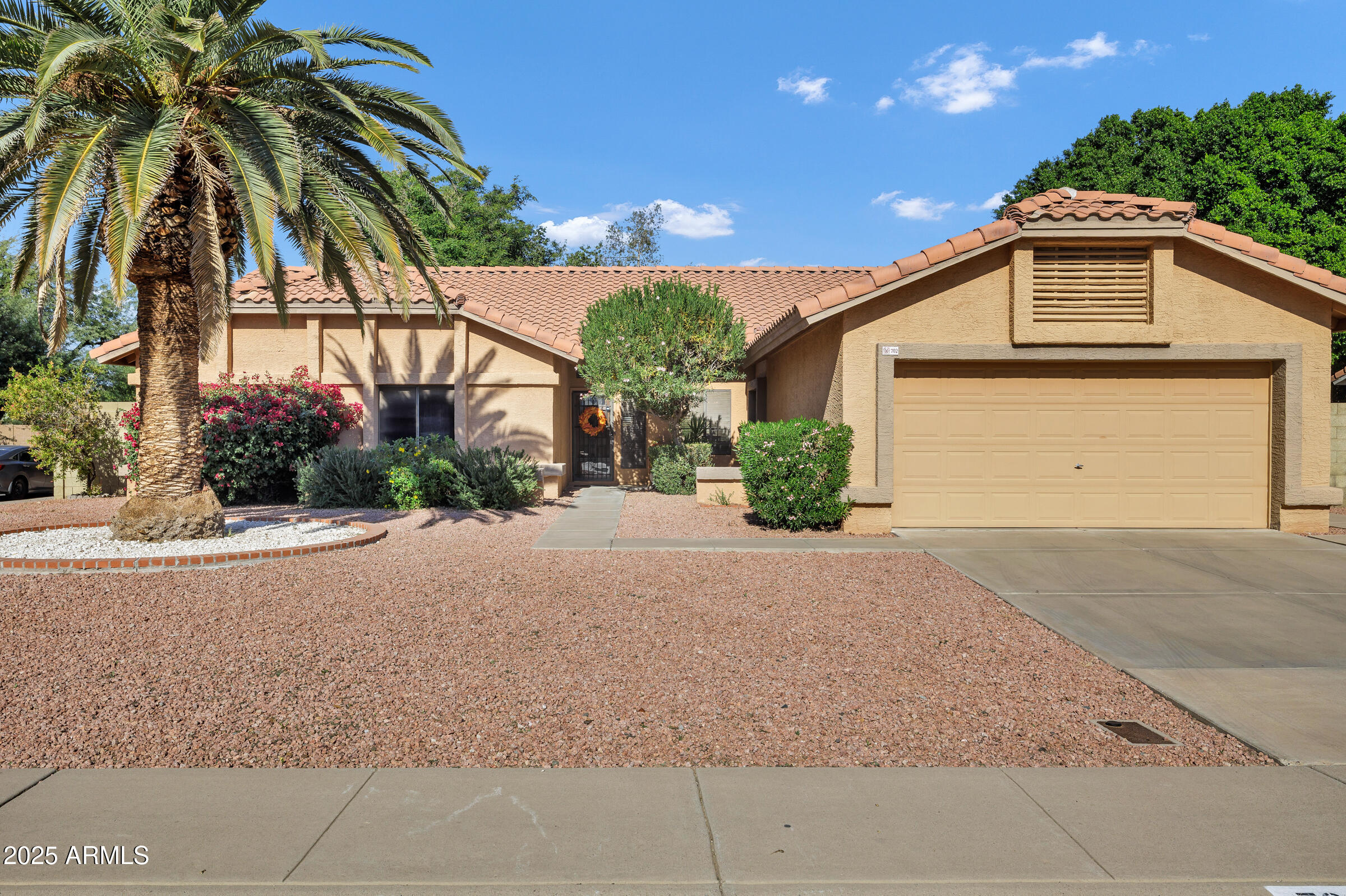 702 E AVENIDA SIERRA MADRE