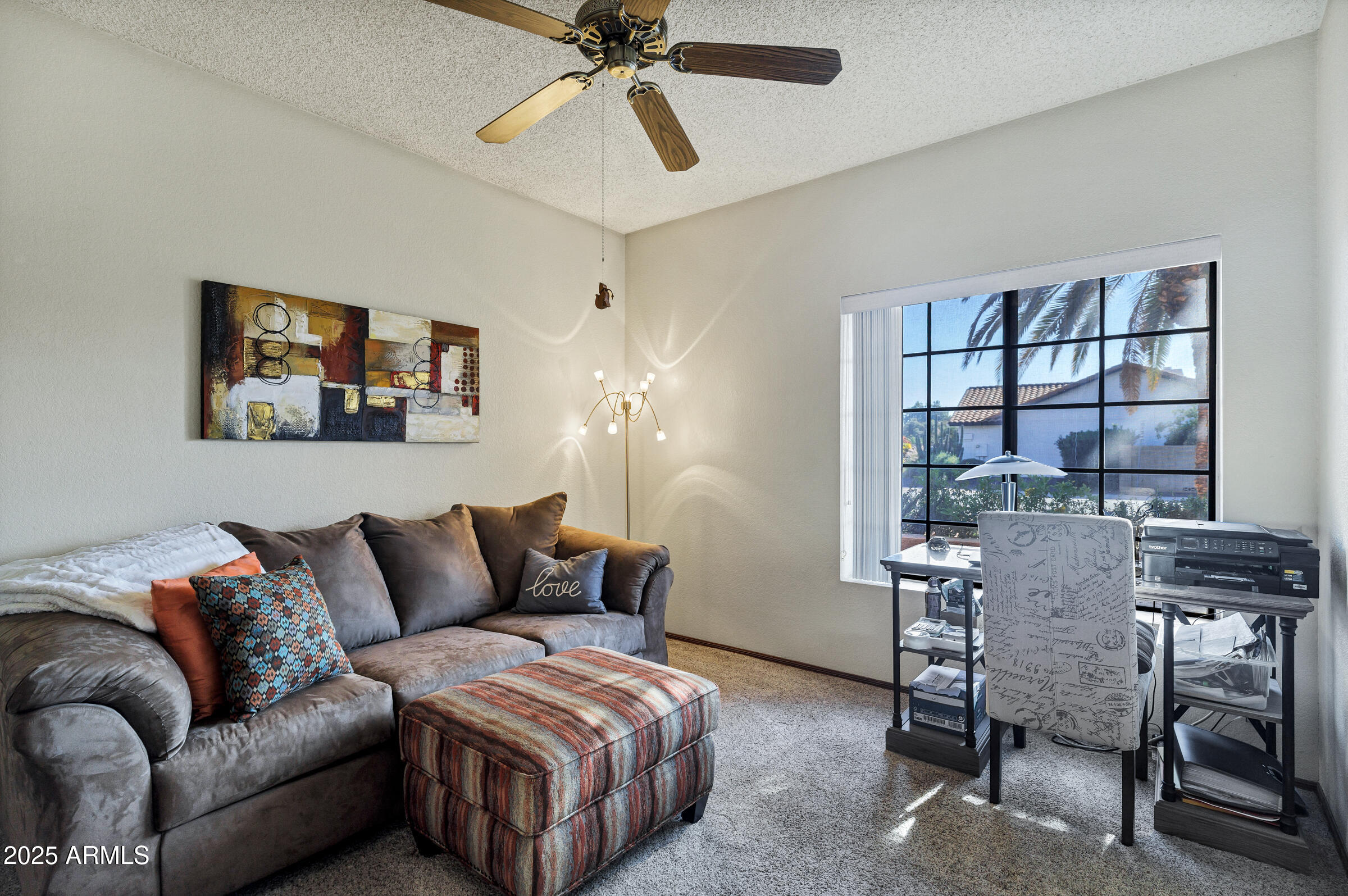 702 E AVENIDA SIERRA MADRE