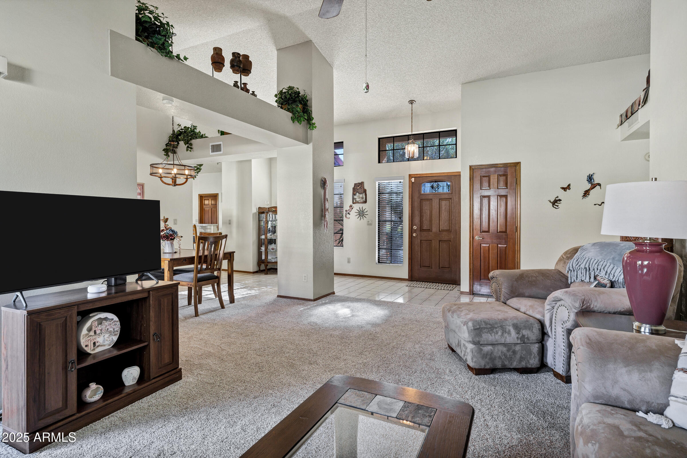 702 E AVENIDA SIERRA MADRE