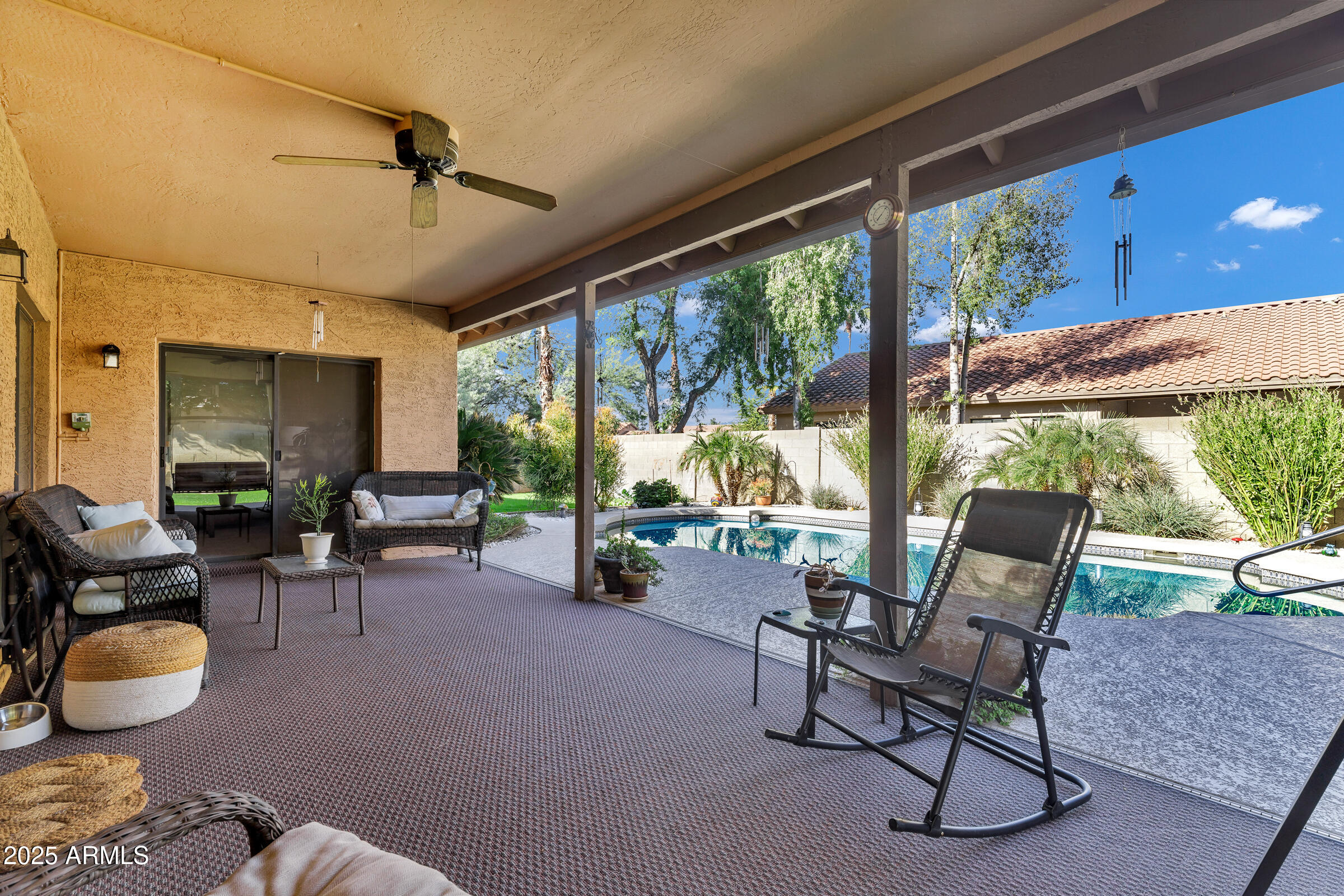 702 E AVENIDA SIERRA MADRE