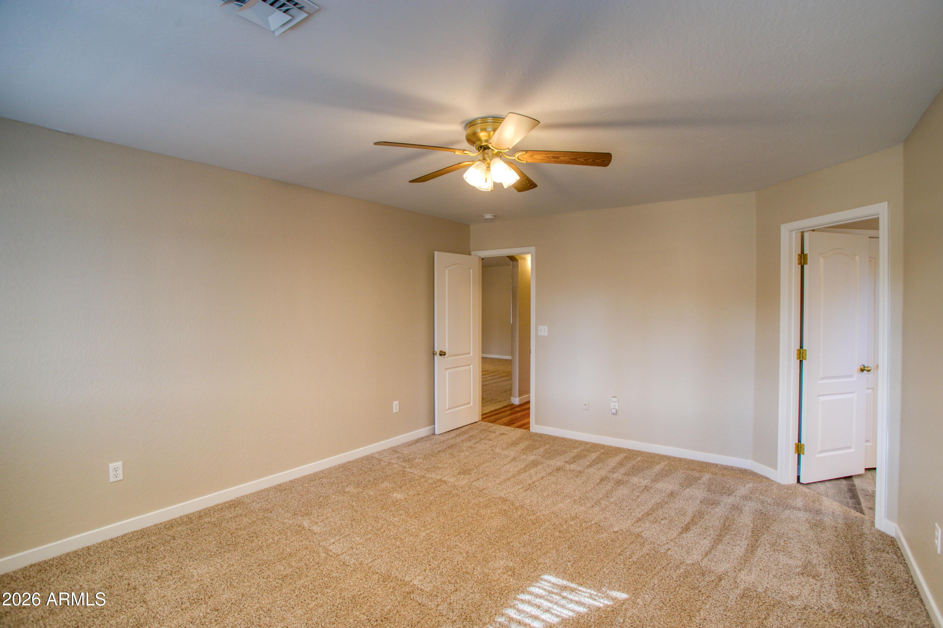 3541 W COUNTRY CLUB Drive