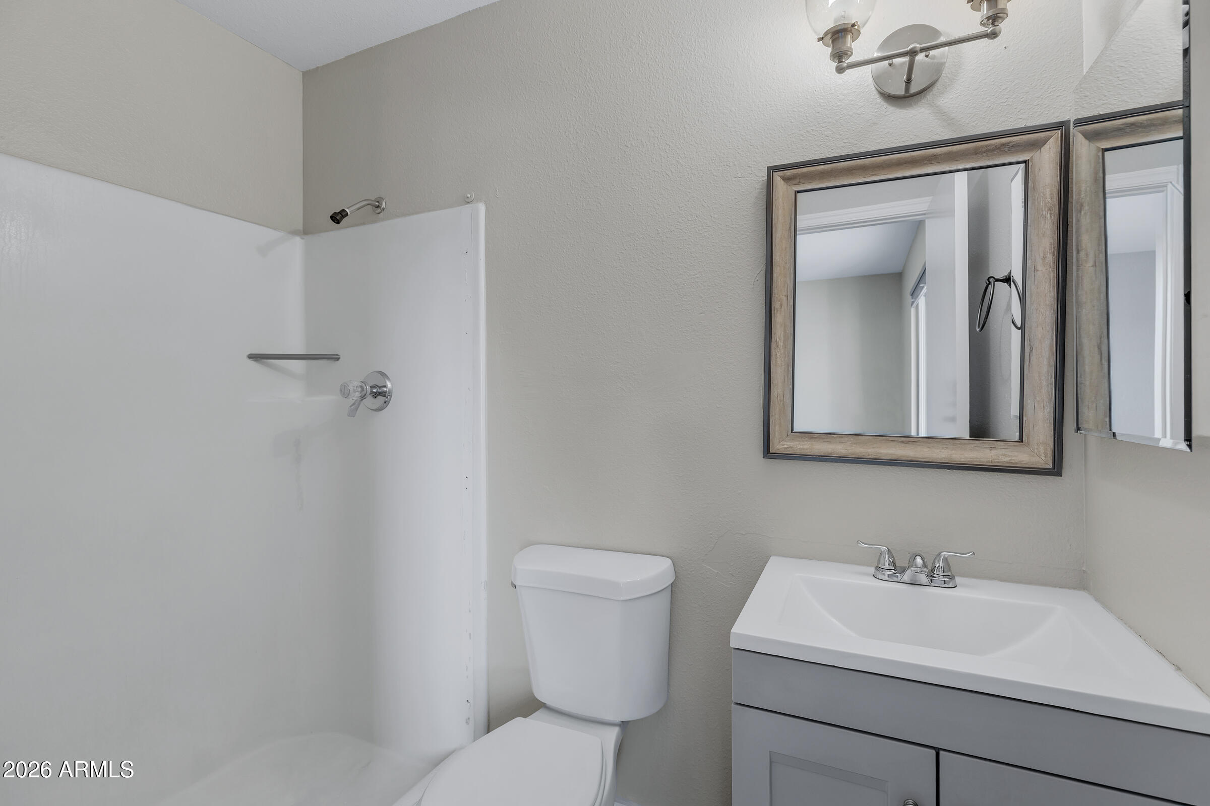 2016 W HERMOSA Drive