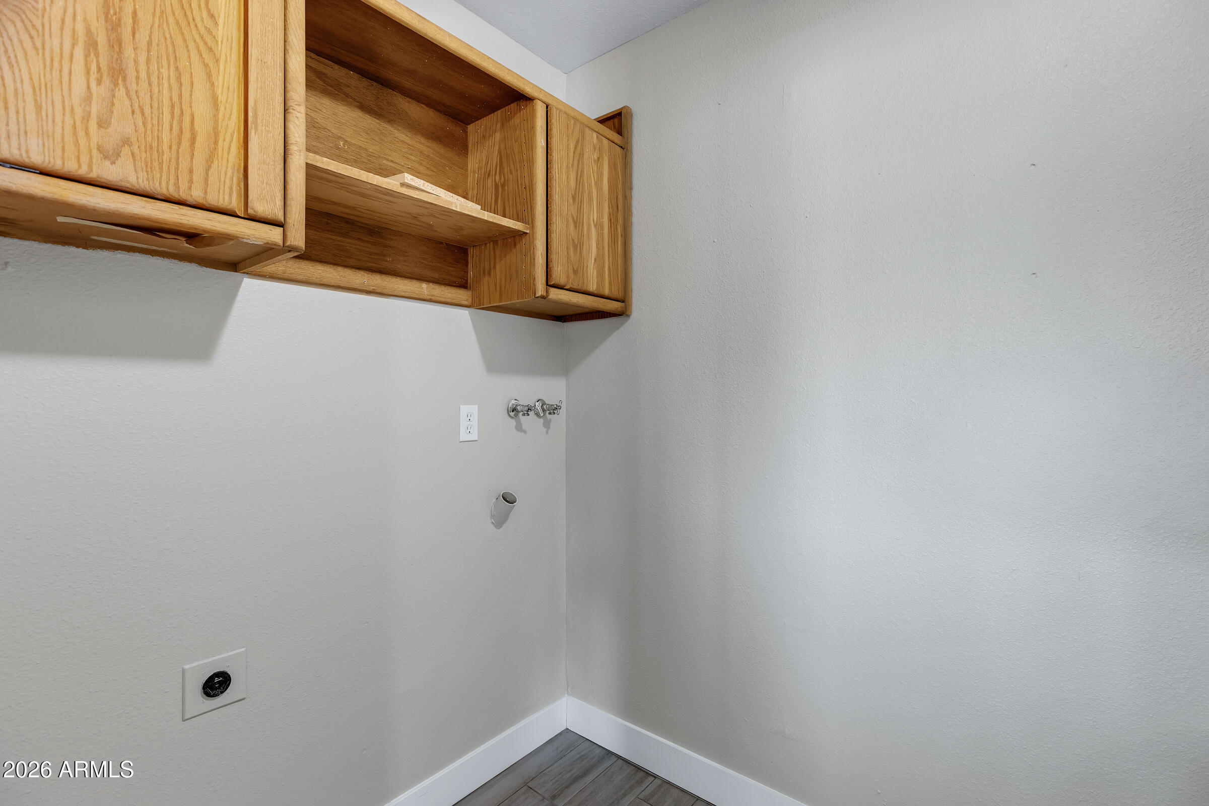 2016 W HERMOSA Drive