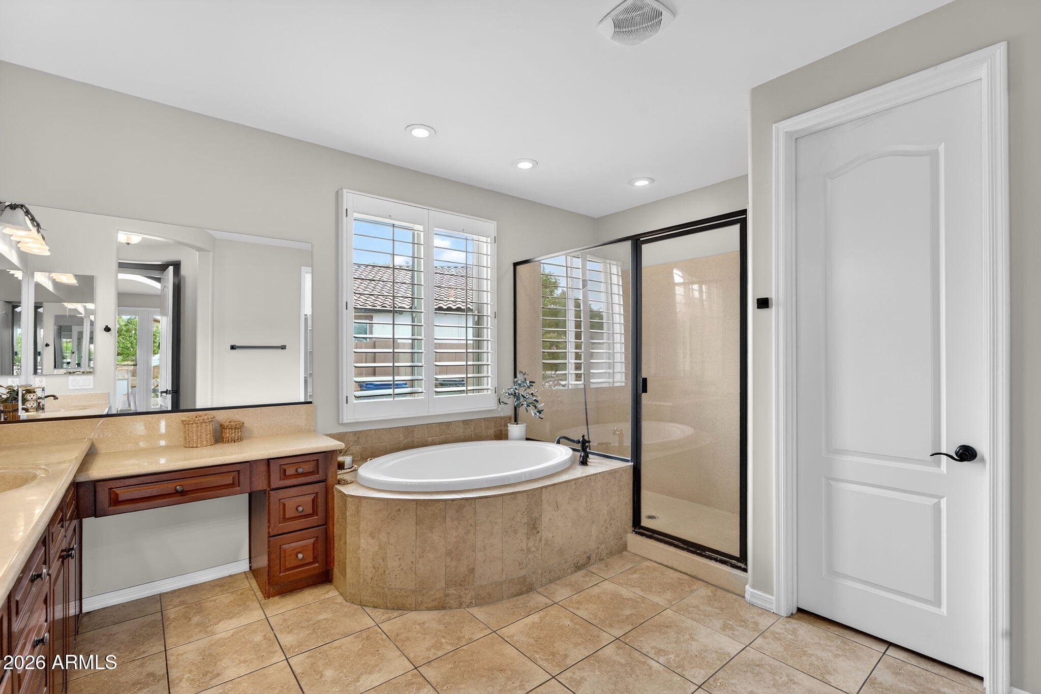 2480 E HONEYSUCKLE Place