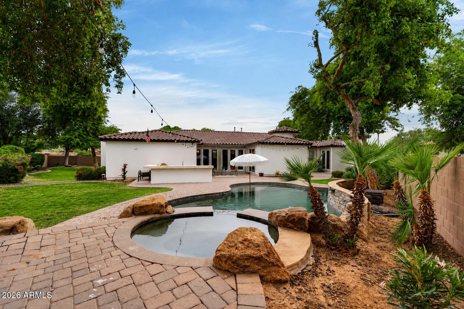 2480 E HONEYSUCKLE Place