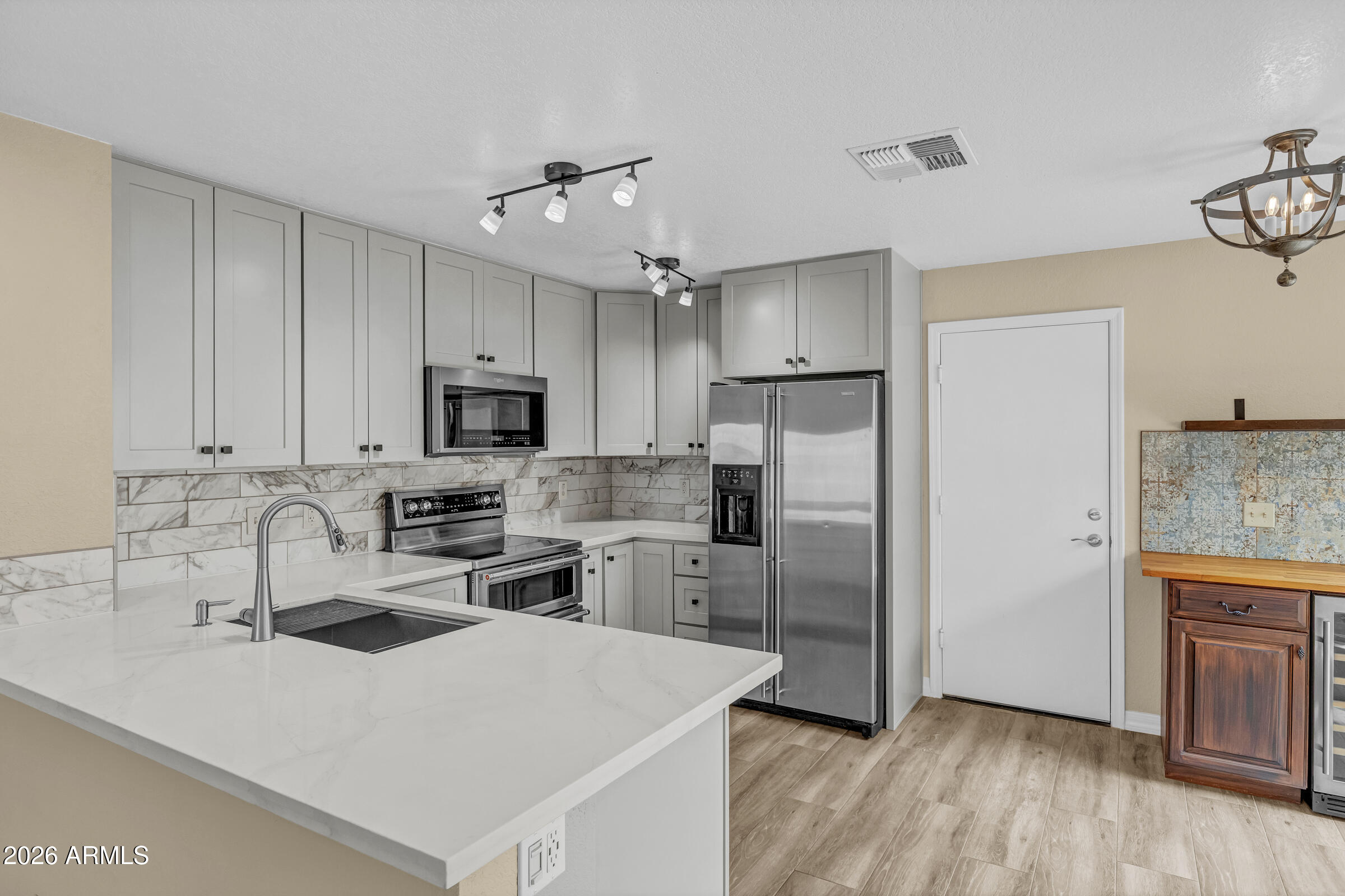 1235 N SUNNYVALE 71