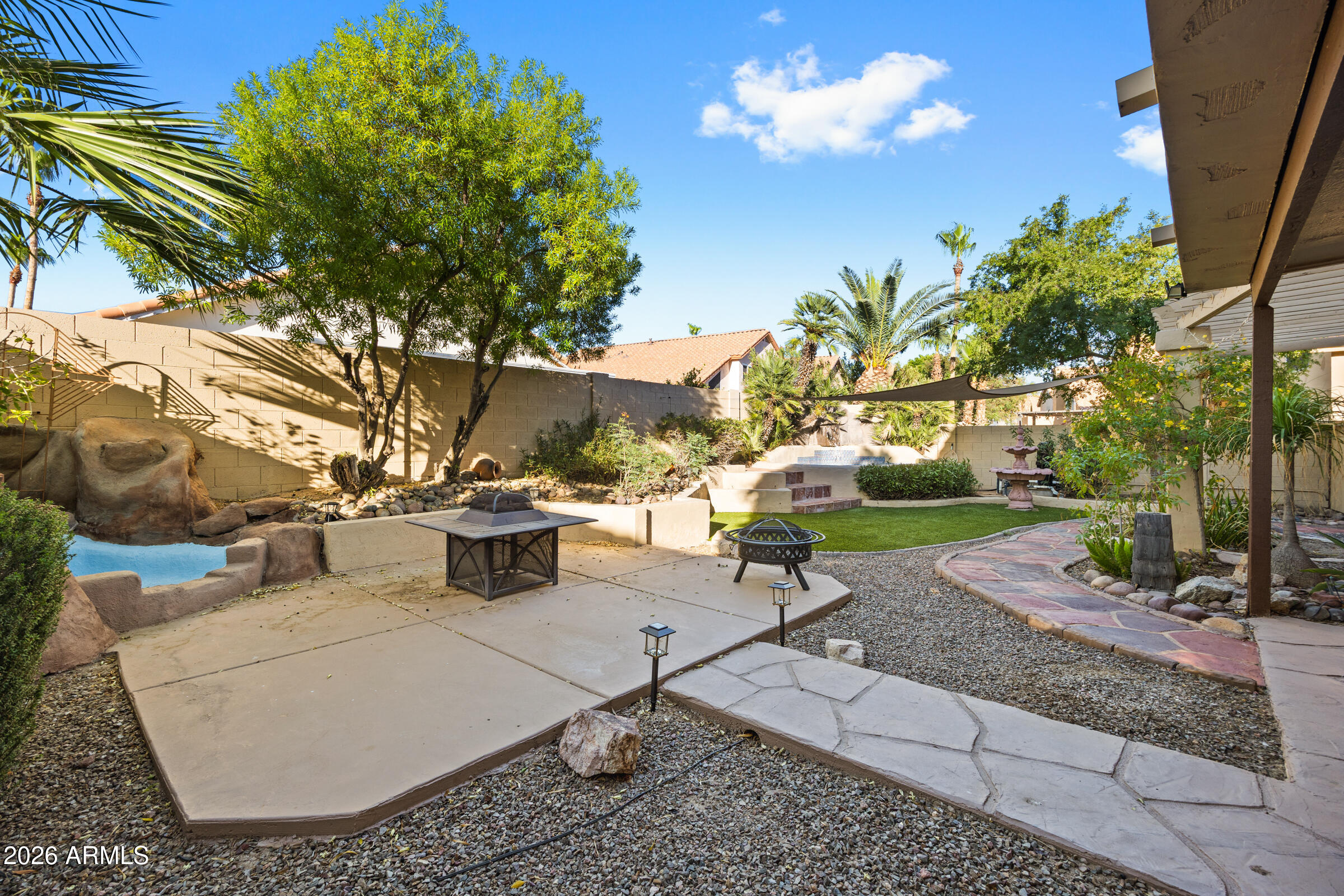 3402 E WINDSONG Drive
