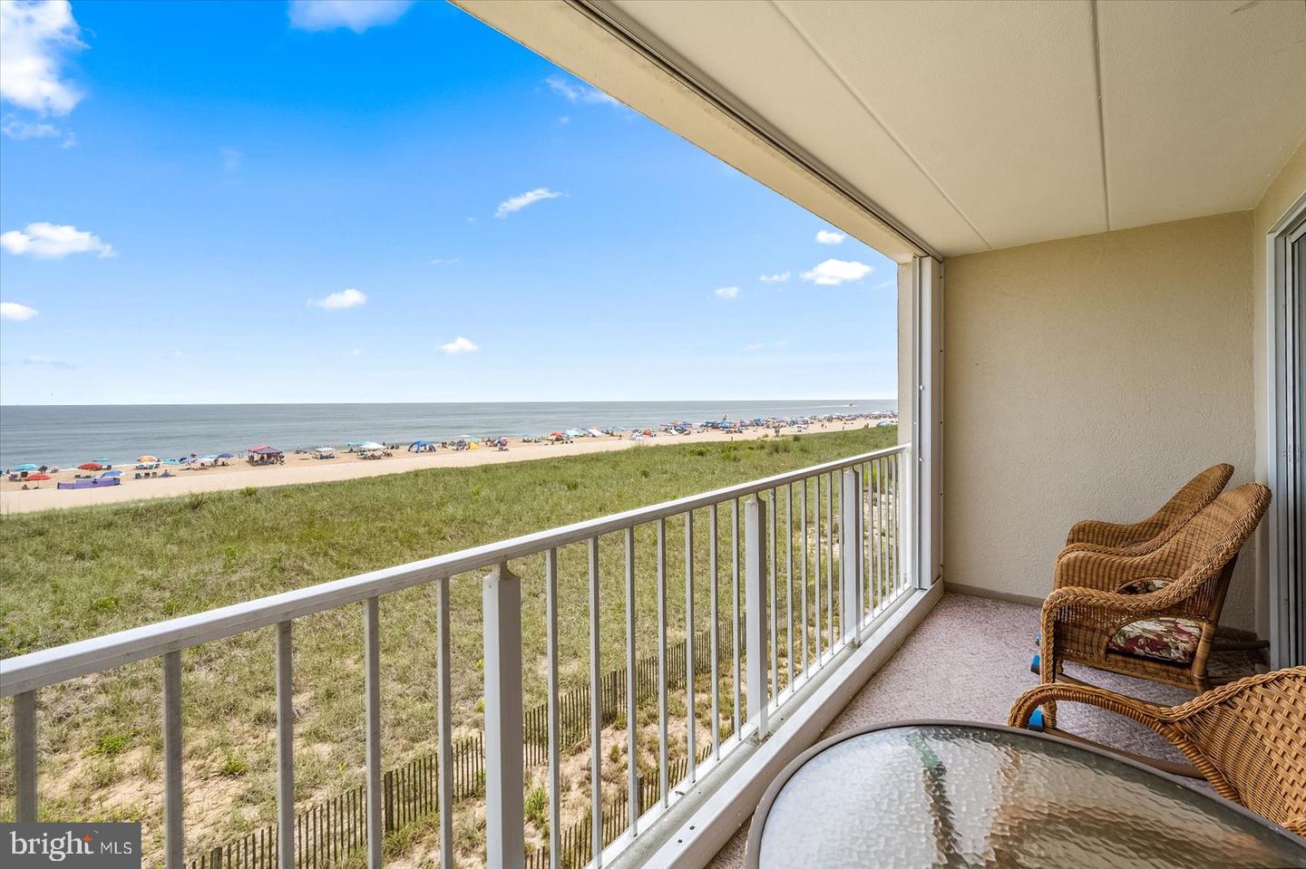 6109 Atlantic Ave #202