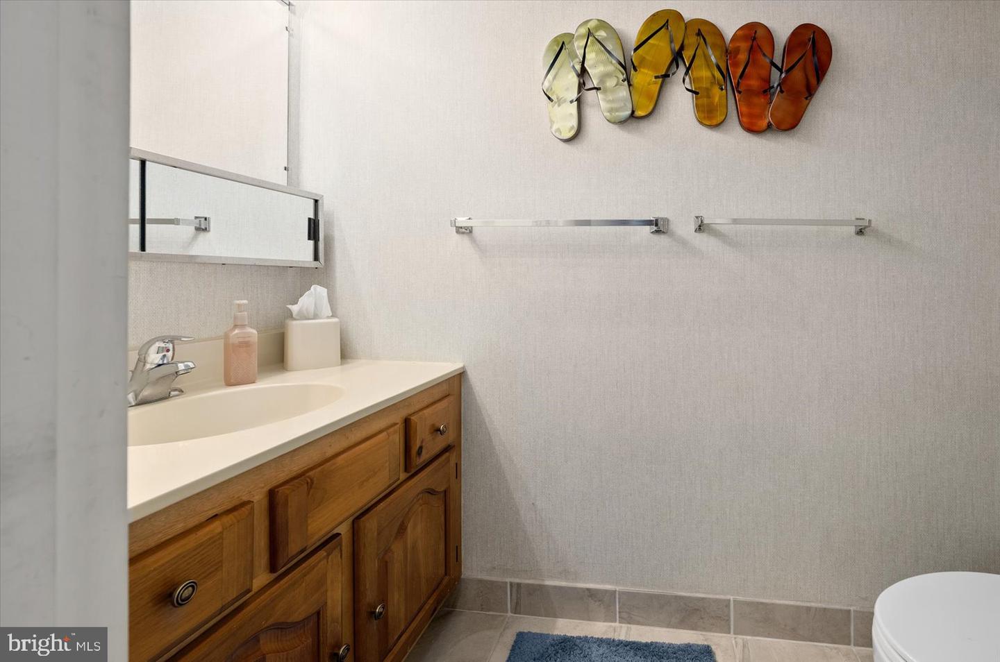 6109 Atlantic Ave #202