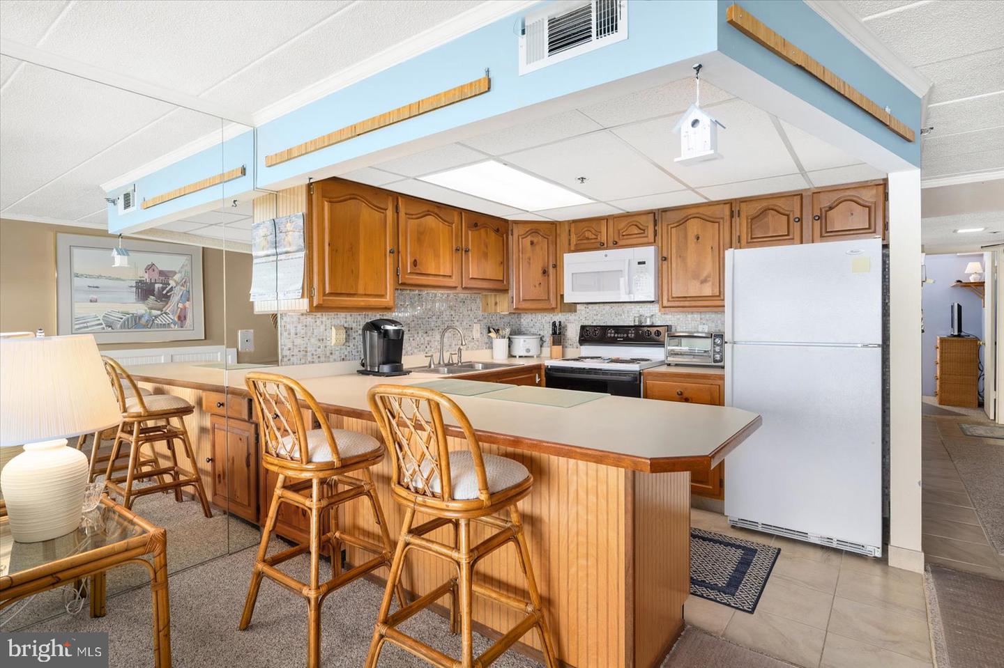 6109 Atlantic Ave #202