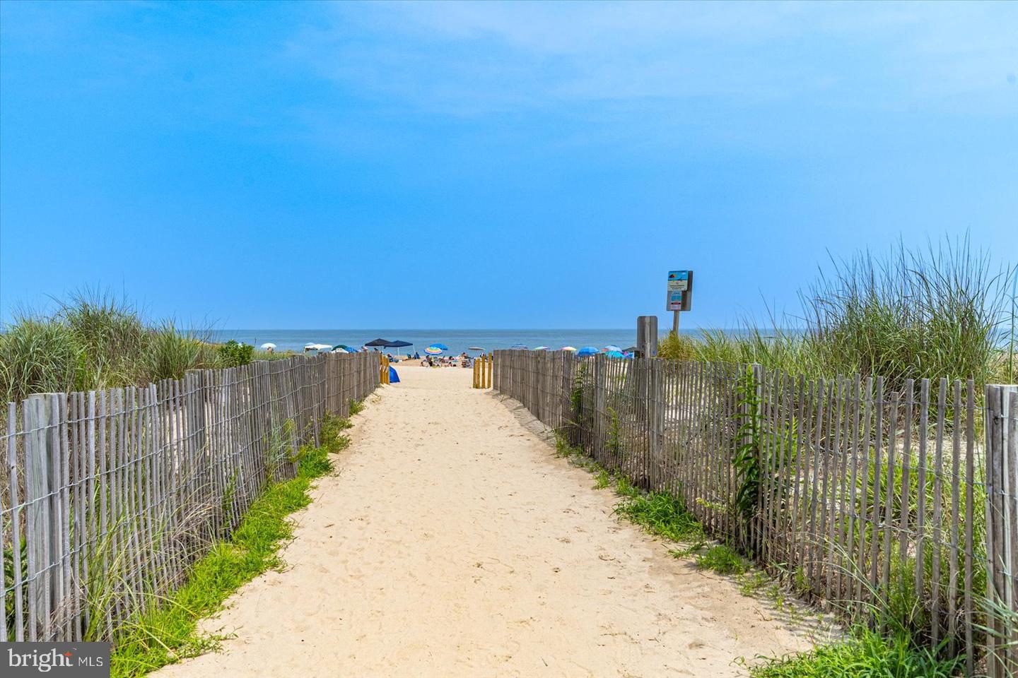 6109 Atlantic Ave #202