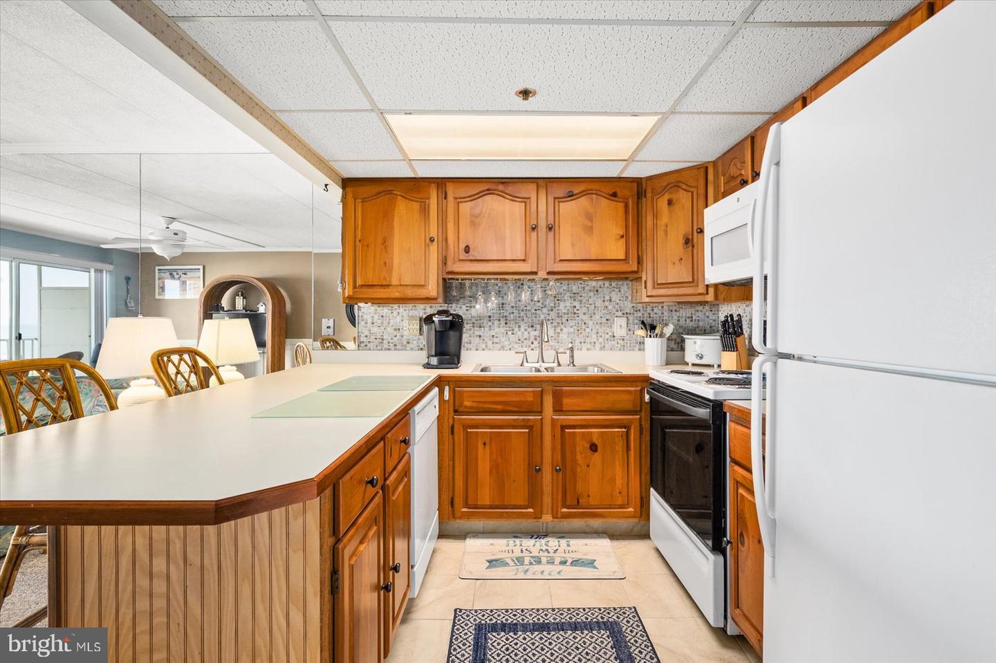 6109 Atlantic Ave #202