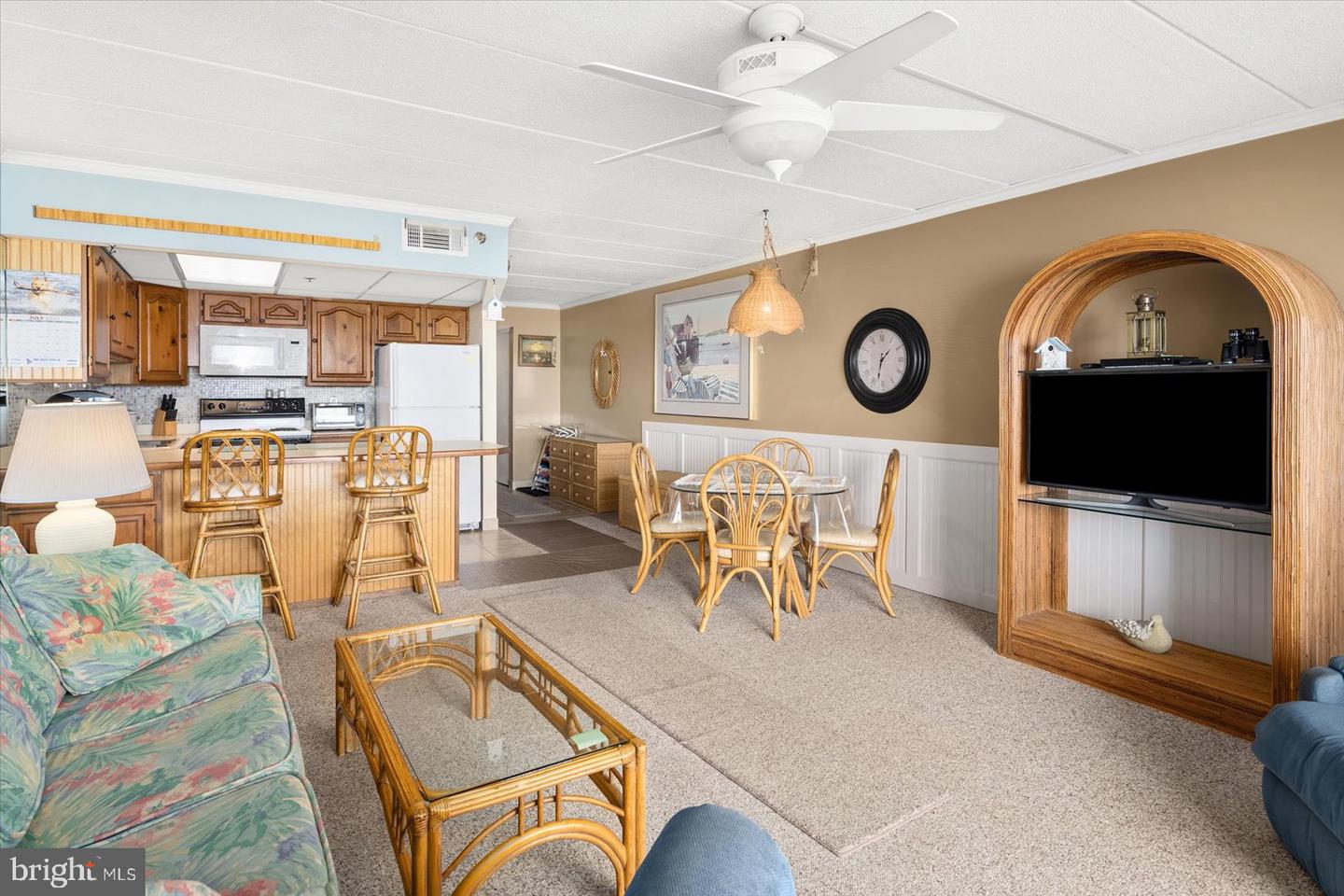 6109 Atlantic Ave #202