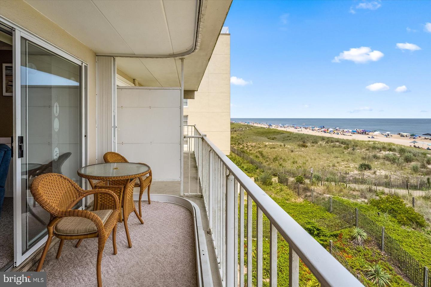 6109 Atlantic Ave #202