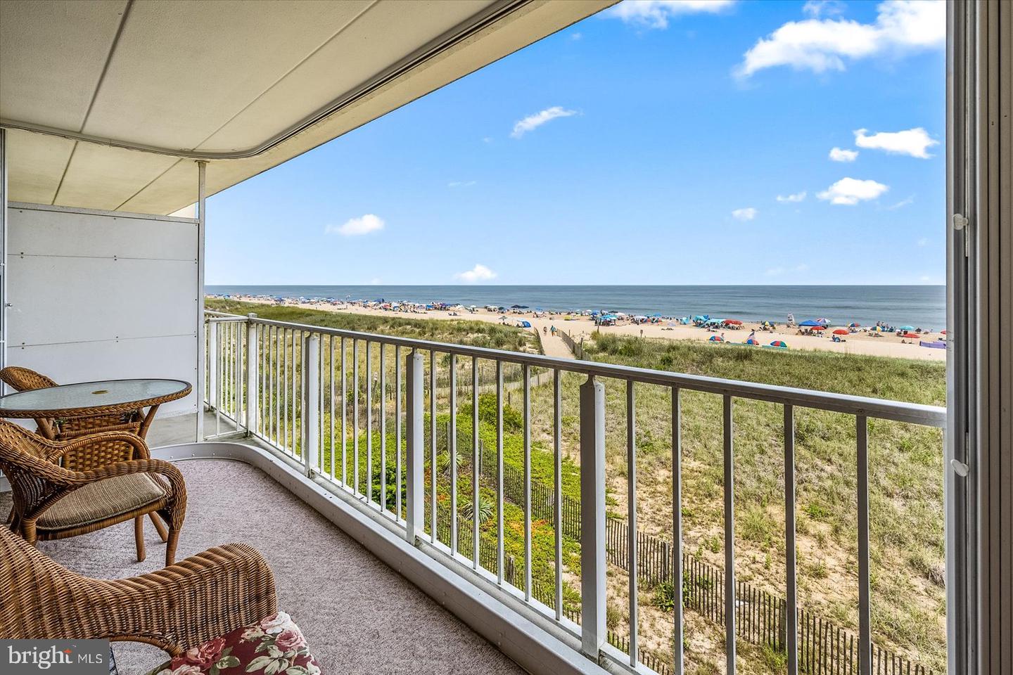 6109 Atlantic Ave #202