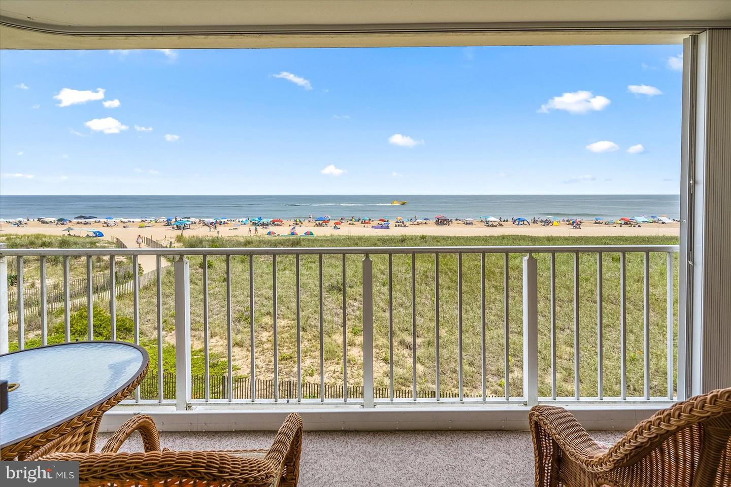 6109 Atlantic Ave #202