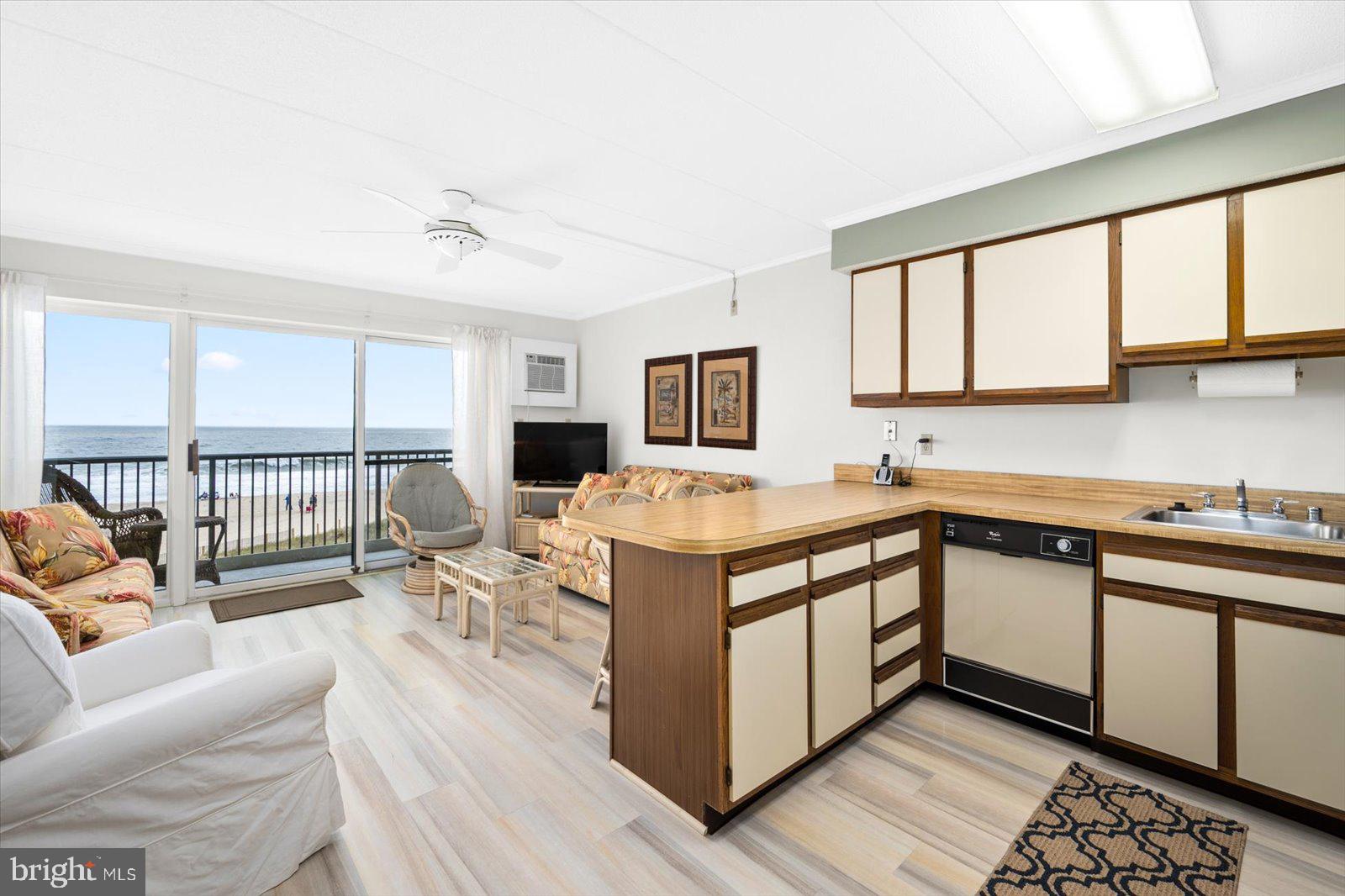 5801 Atlantic Ave #307