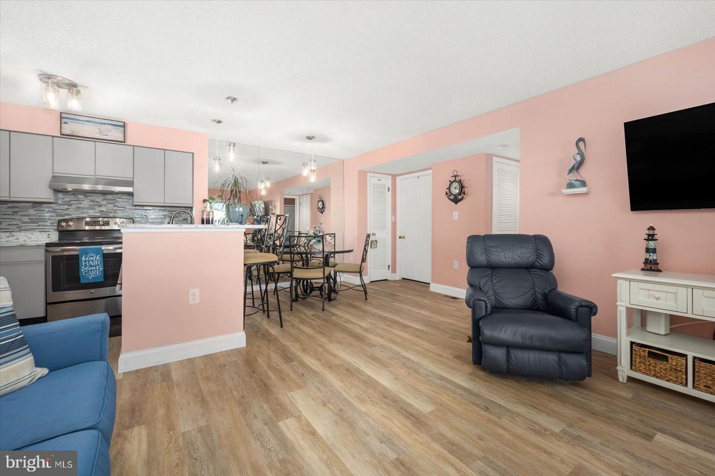 204 N Heron Dr #2047c