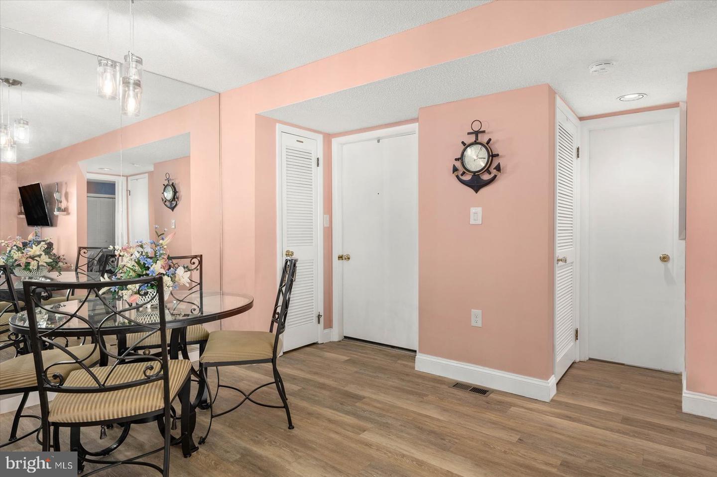 204 N Heron Dr #2047c