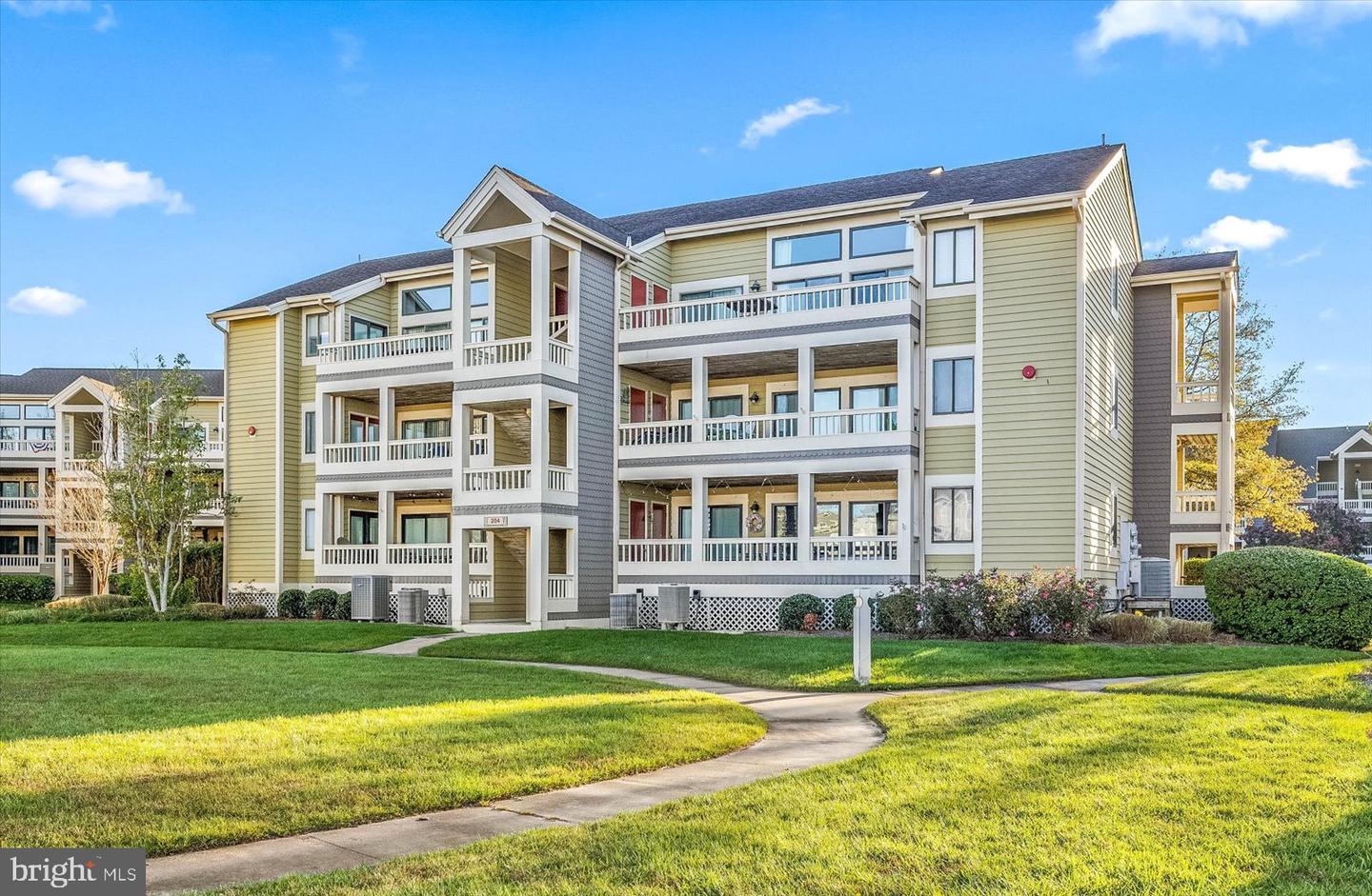 204 N Heron Dr #2047c