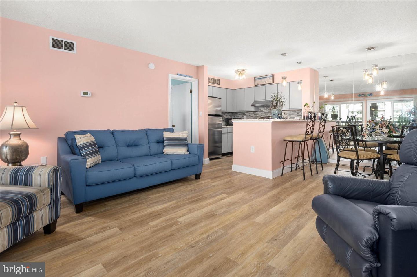 204 N Heron Dr #2047c