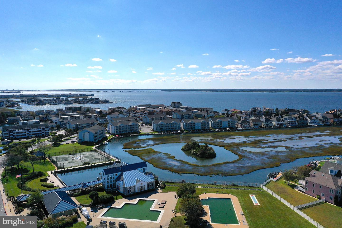 204 N Heron Dr #2047c