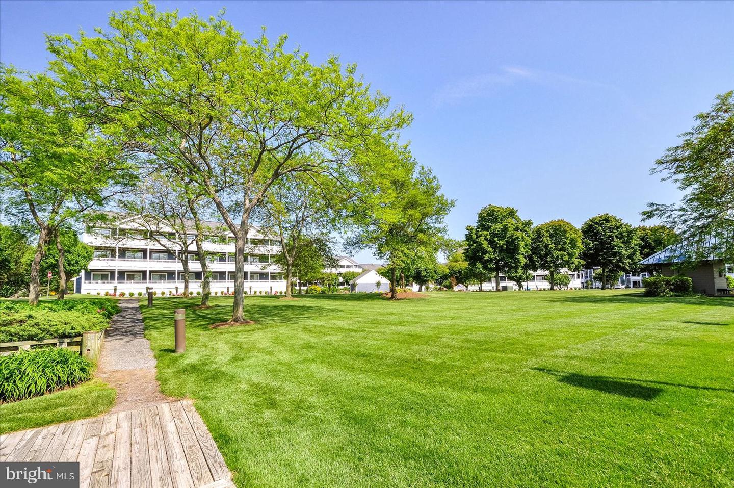 204 N Heron Dr #2047c