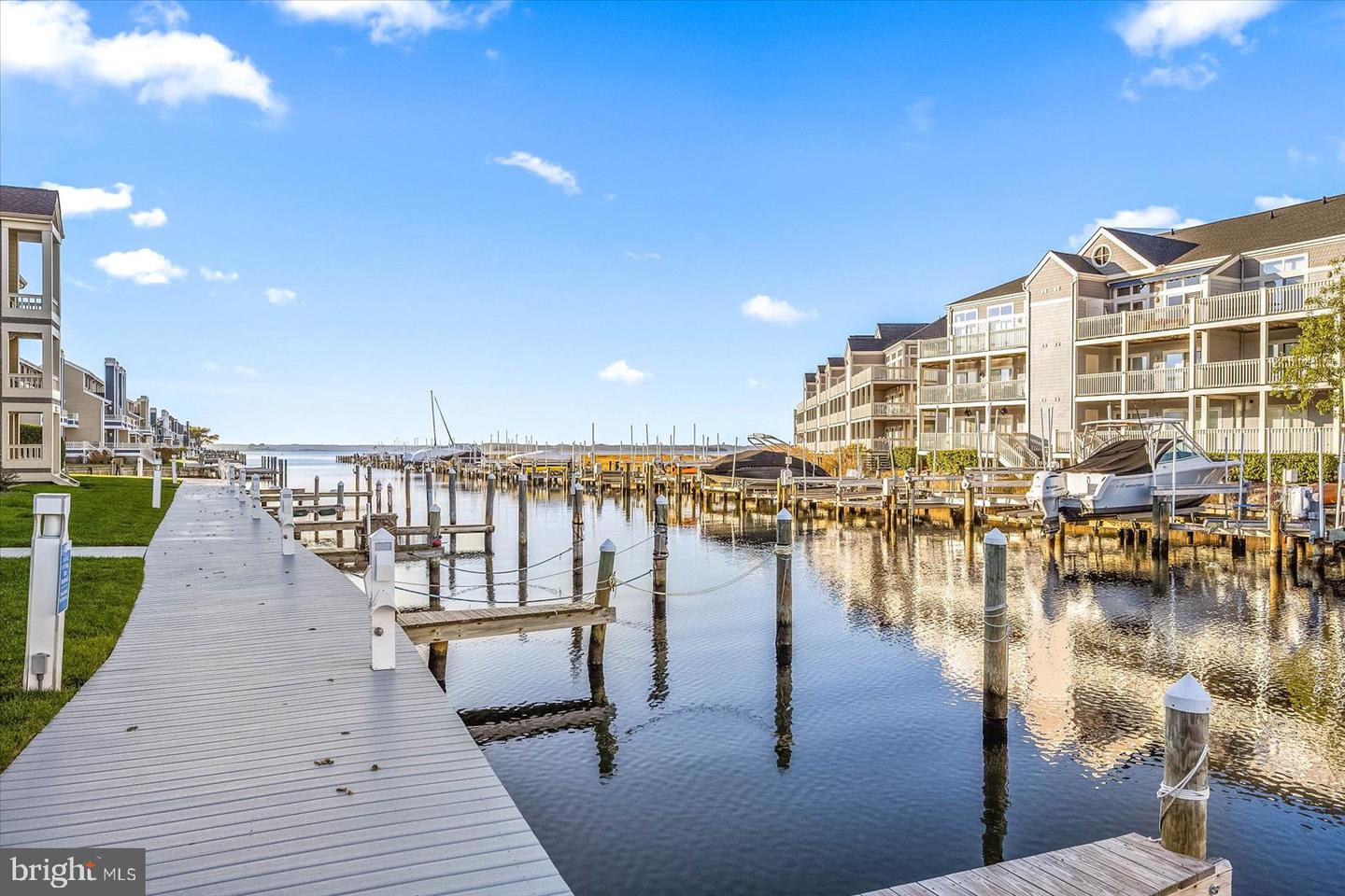 204 N Heron Dr #2047c