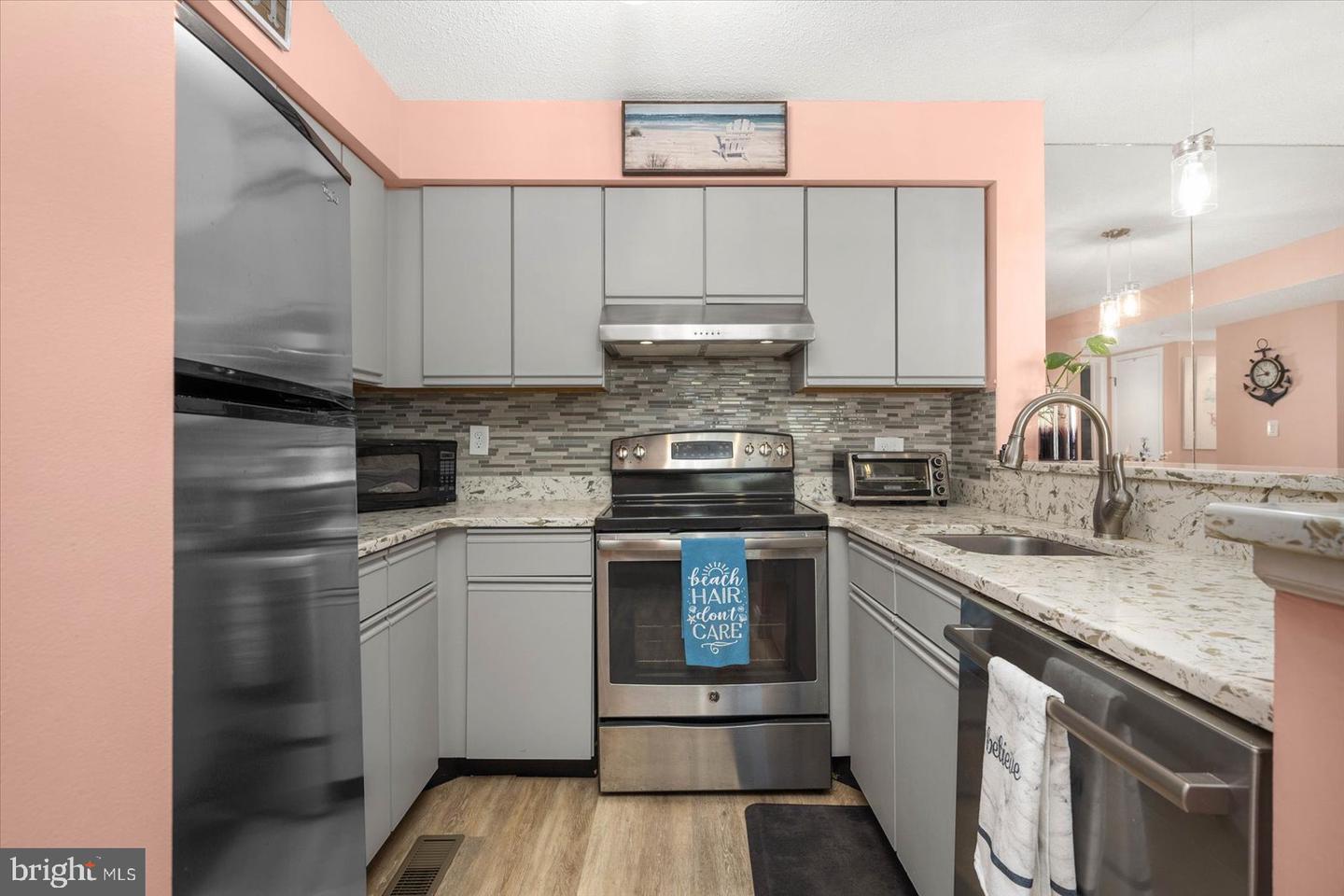 204 N Heron Dr #2047c