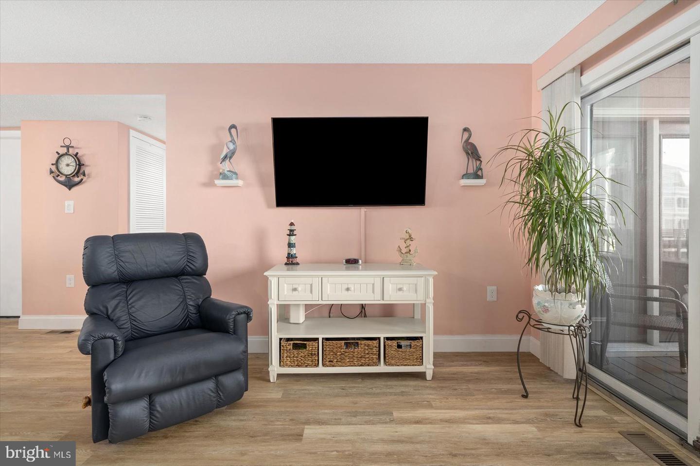 204 N Heron Dr #2047c