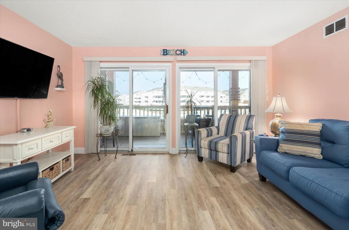 204 N Heron Dr #2047c