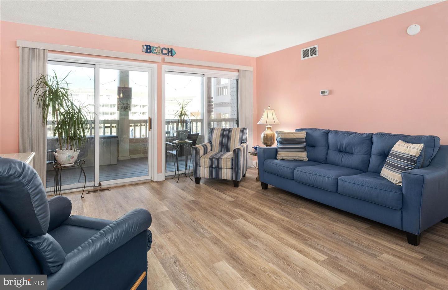 204 N Heron Dr #2047c