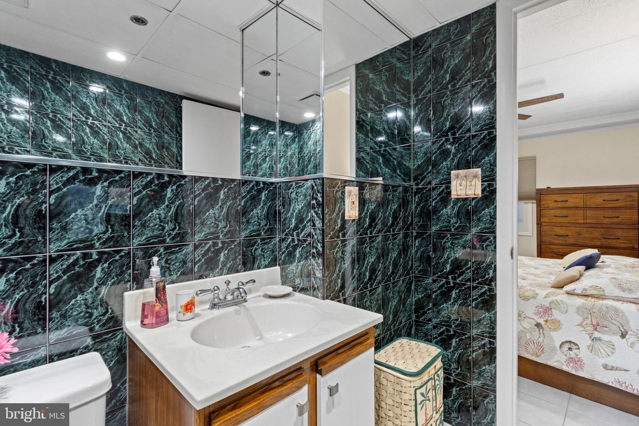 5801 Atlantic Ave #908